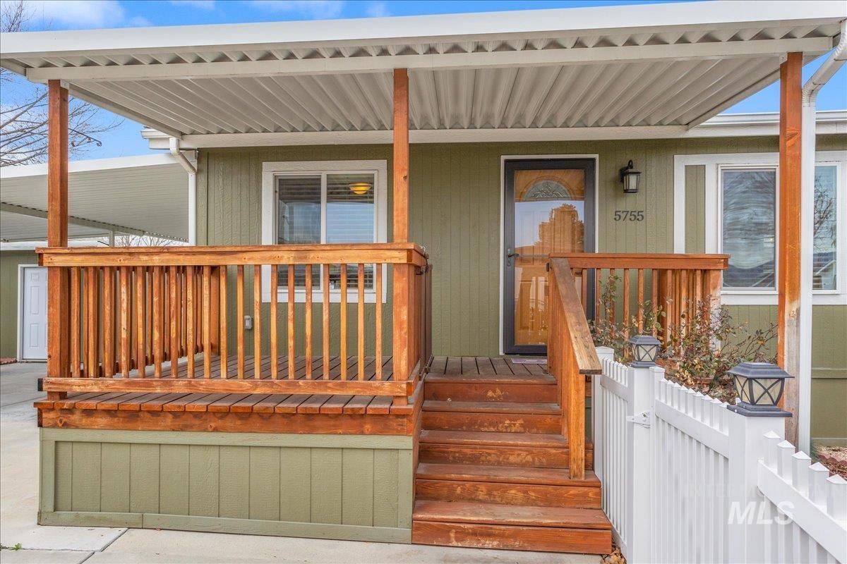 5755 N Confederate Lane, Garden City, Idaho 83714, 3 Bedrooms, 2 Bathrooms, Residential For Sale, Price $190,000, 98978116