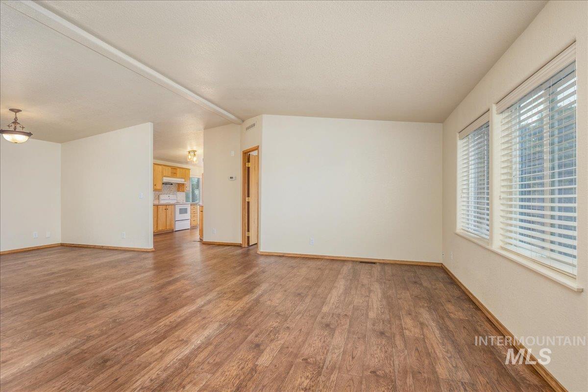 5755 N Confederate Lane, Garden City, Idaho 83714, 3 Bedrooms, 2 Bathrooms, Residential For Sale, Price $190,000, 98978116