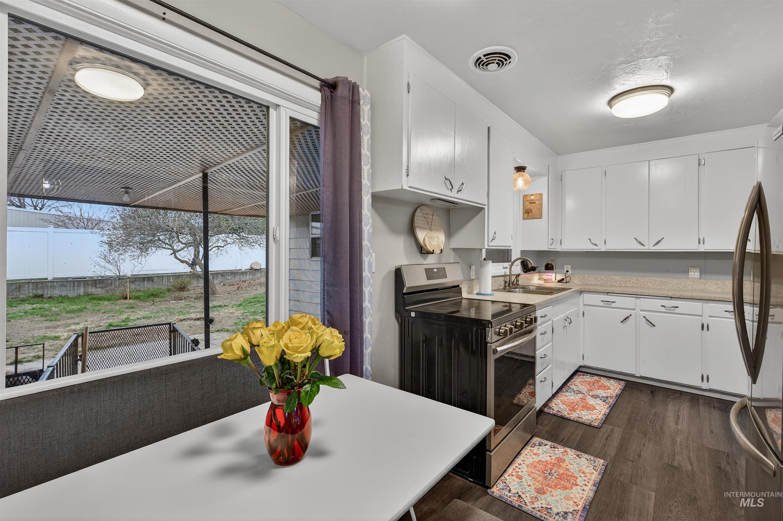 1409 Elm Street, Clarkston, Washington 99403, 3 Bedrooms, 1 Bathroom, Residential For Sale, Price $295,000, 98978118