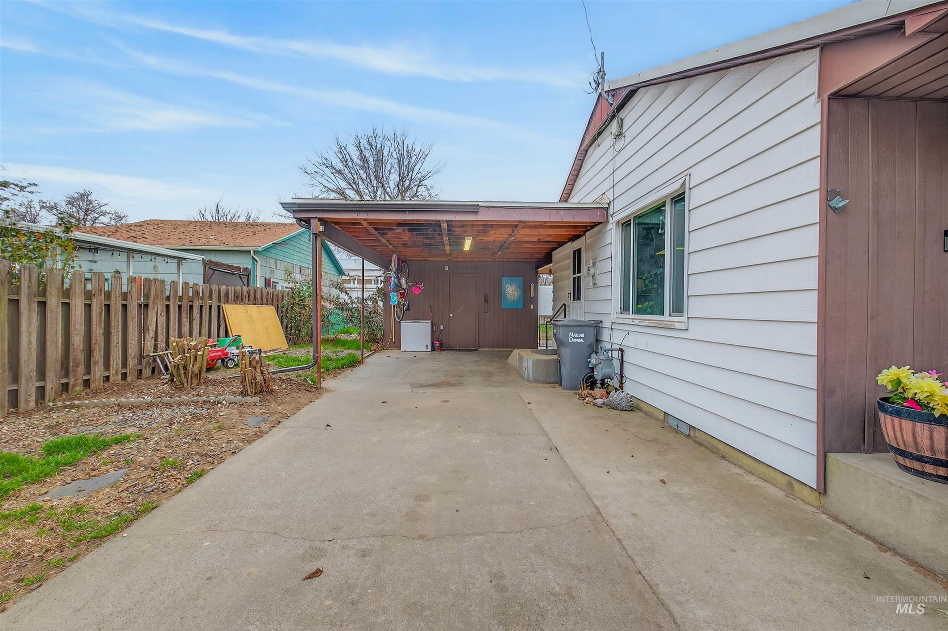 1409 Elm Street, Clarkston, Washington 99403, 3 Bedrooms, 1 Bathroom, Residential For Sale, Price $295,000, 98978118