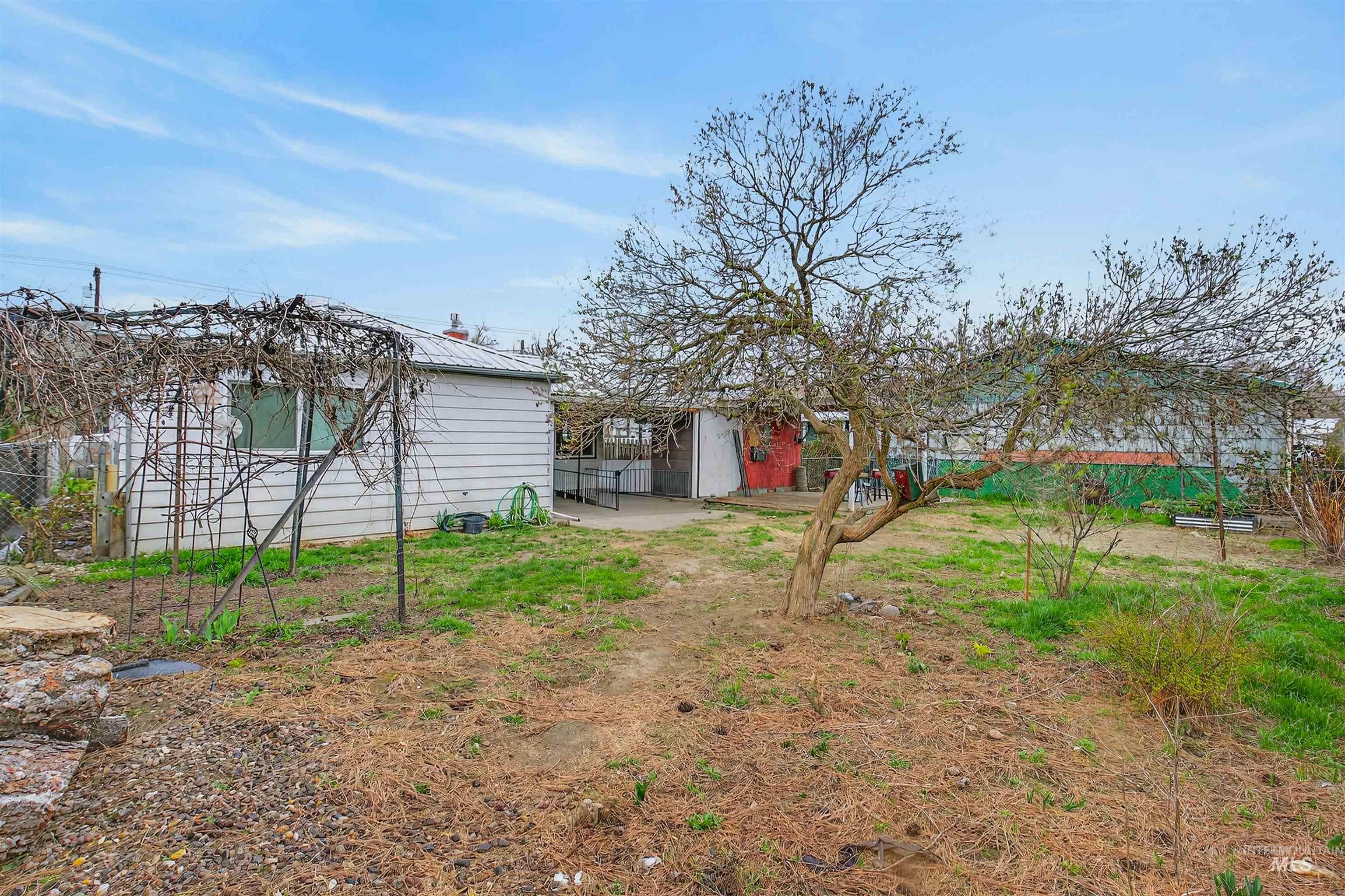 1409 Elm Street, Clarkston, Washington 99403, 3 Bedrooms, 1 Bathroom, Residential For Sale, Price $295,000, 98978118