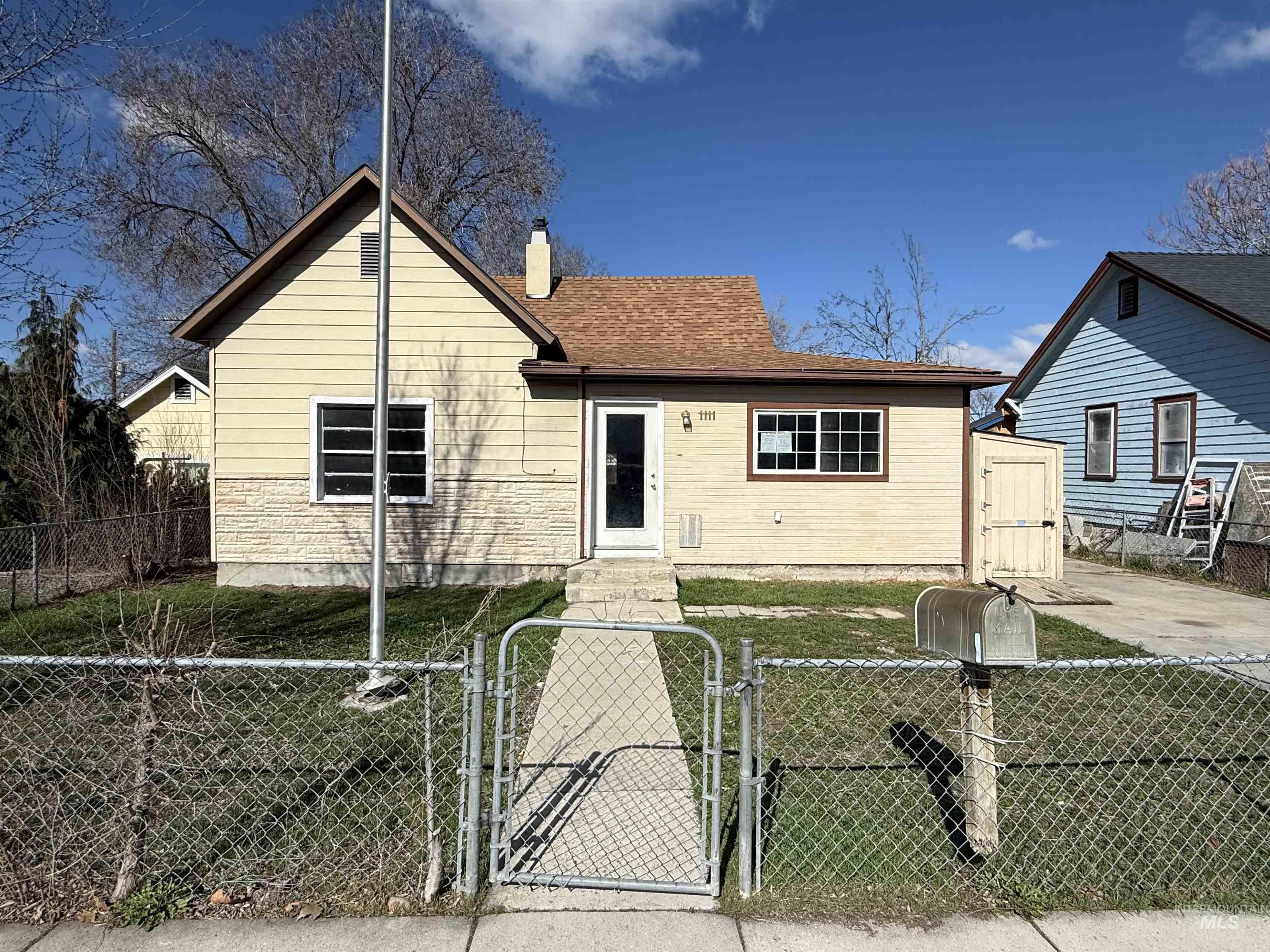1111 14th Ave S, Nampa, Idaho 83651, 2 Bedrooms, 1 Bathroom, Residential For Sale, Price $210,000, 98978120