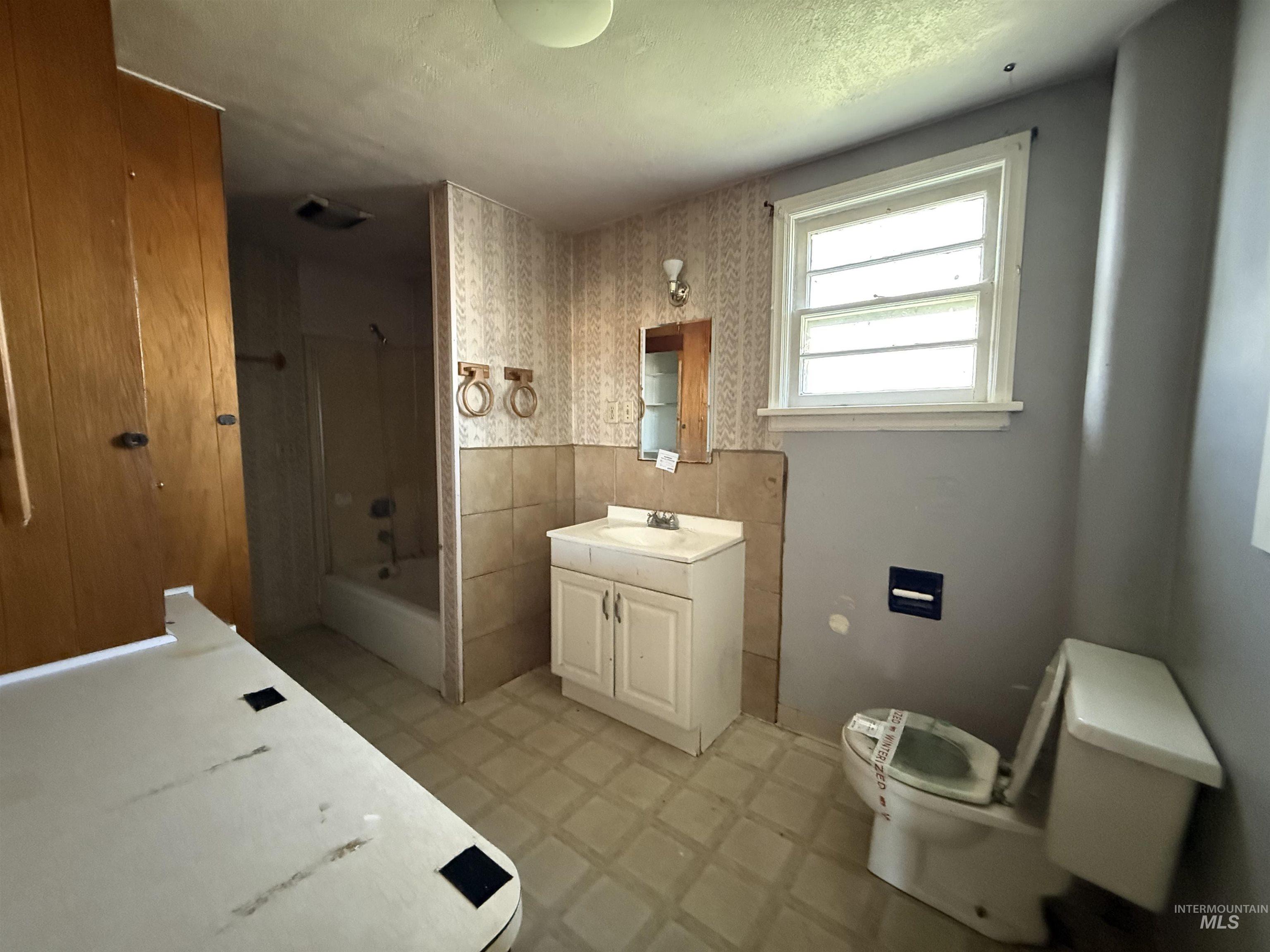 1111 14th Ave S, Nampa, Idaho 83651, 2 Bedrooms, 1 Bathroom, Residential For Sale, Price $210,000, 98978120