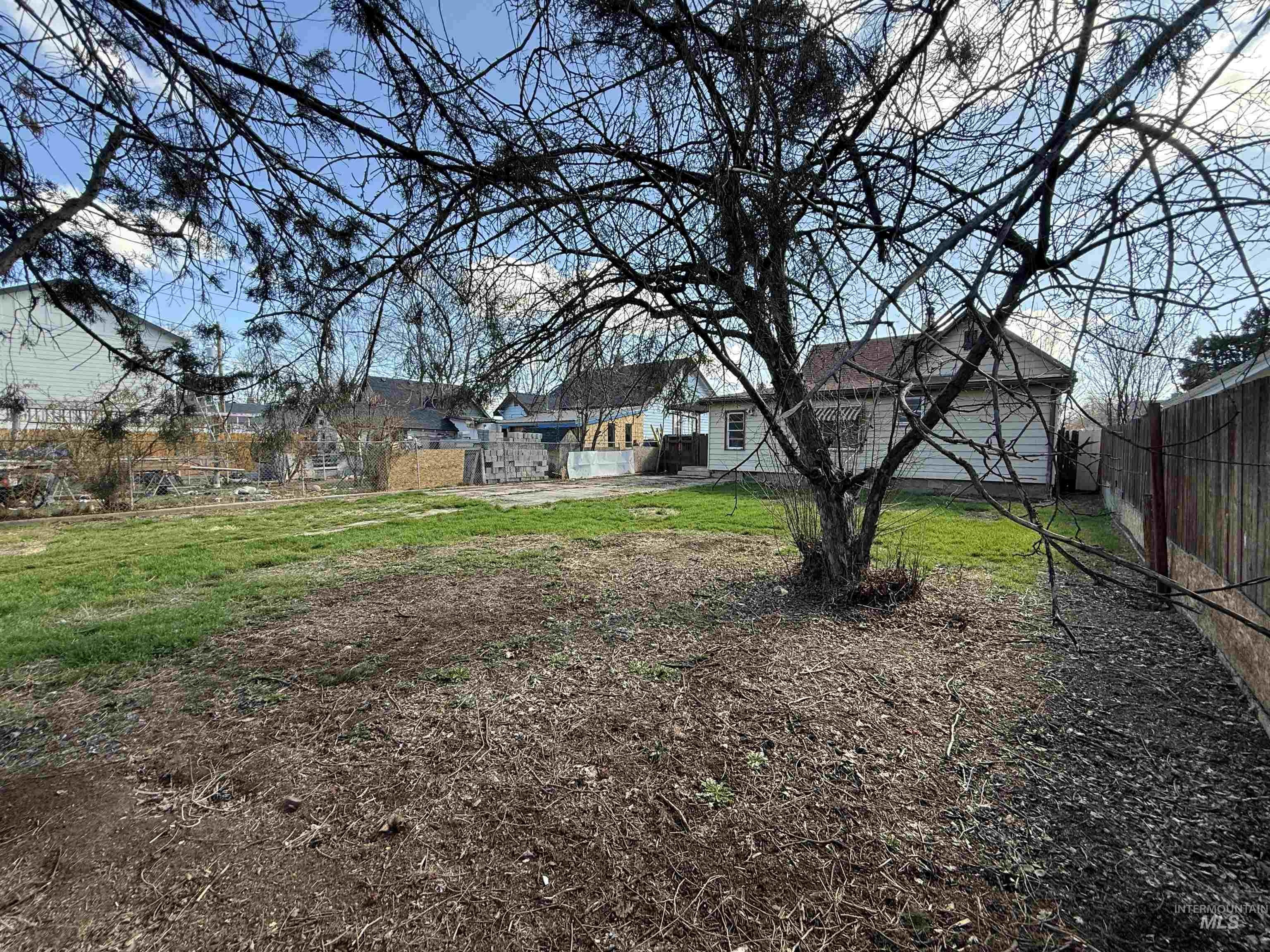 1111 14th Ave S, Nampa, Idaho 83651, 2 Bedrooms, 1 Bathroom, Residential For Sale, Price $210,000, 98978120