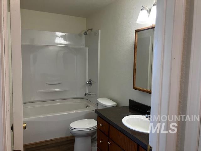 2360 Rolling Hills Drive, Clarkston, Washington 99403, 3 Bedrooms, 2 Bathrooms, Residential For Sale, Price $380,000, 98978121