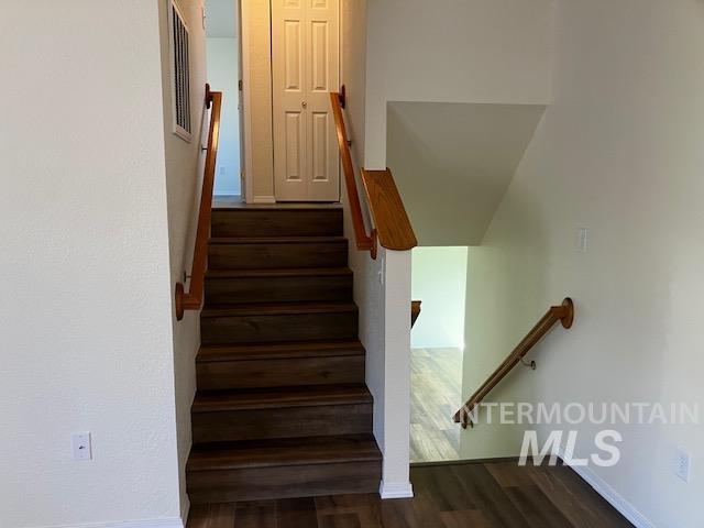 2360 Rolling Hills Drive, Clarkston, Washington 99403, 3 Bedrooms, 2 Bathrooms, Residential For Sale, Price $380,000, 98978121