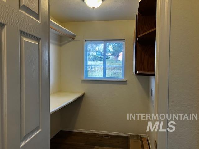 2360 Rolling Hills Drive, Clarkston, Washington 99403, 3 Bedrooms, 2 Bathrooms, Residential For Sale, Price $380,000, 98978121