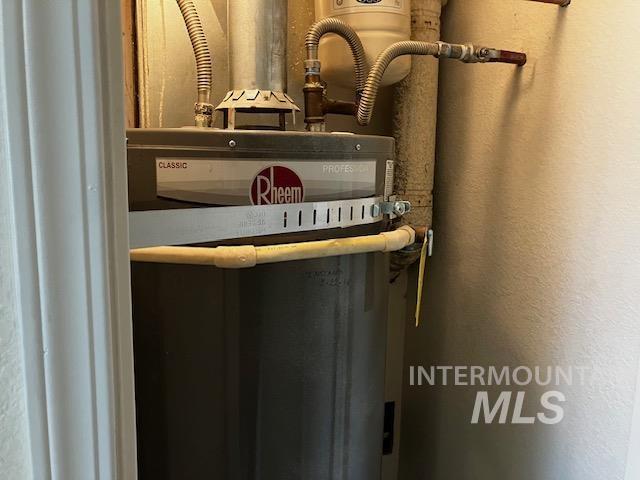 2360 Rolling Hills Drive, Clarkston, Washington 99403, 3 Bedrooms, 2 Bathrooms, Residential For Sale, Price $380,000, 98978121