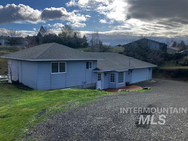 2360 Rolling Hills Drive, Clarkston, Washington 99403, 3 Bedrooms, 2 Bathrooms, Residential For Sale, Price $380,000, 98978121