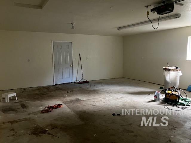 2360 Rolling Hills Drive, Clarkston, Washington 99403, 3 Bedrooms, 2 Bathrooms, Residential For Sale, Price $380,000, 98978121