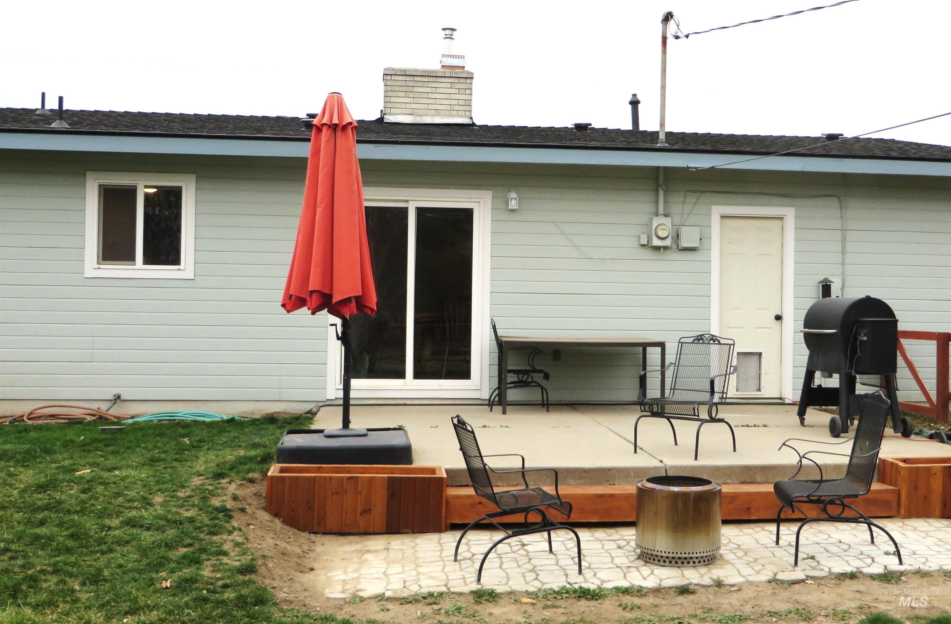 416 S Iowa, Fruitland, Idaho 83619, 3 Bedrooms, 1.5 Bathrooms, Residential For Sale, Price $310,000, 98978122