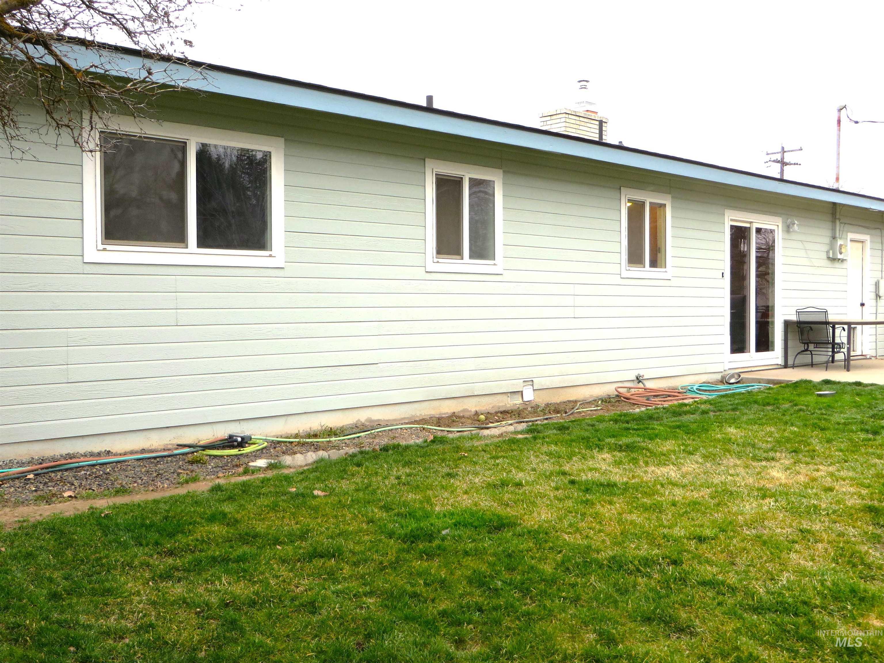416 S Iowa, Fruitland, Idaho 83619, 3 Bedrooms, 1.5 Bathrooms, Residential For Sale, Price $310,000, 98978122