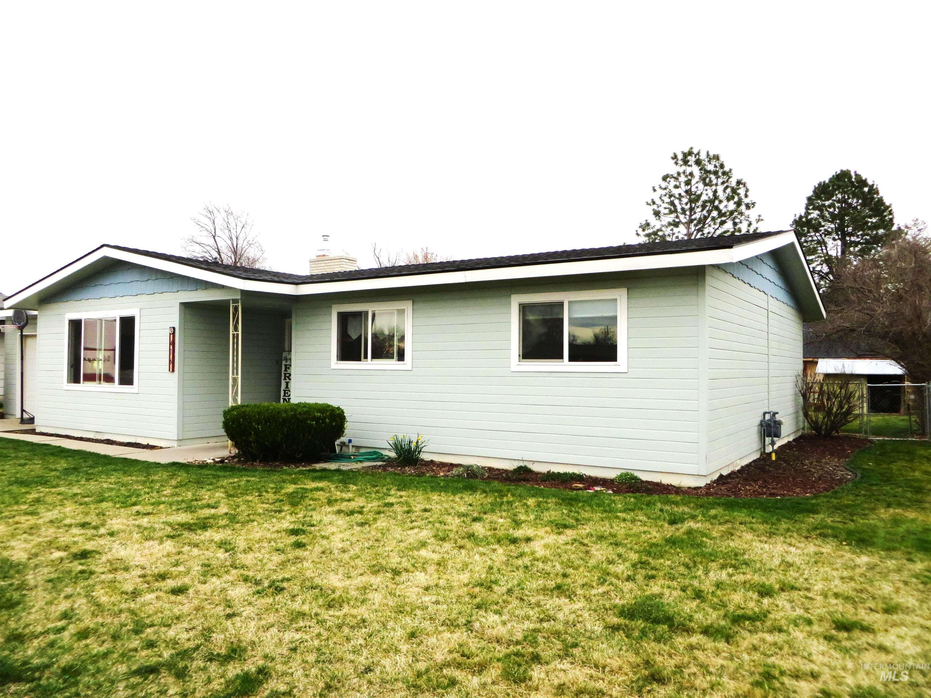 416 S Iowa, Fruitland, Idaho 83619, 3 Bedrooms, 1.5 Bathrooms, Residential For Sale, Price $310,000, 98978122