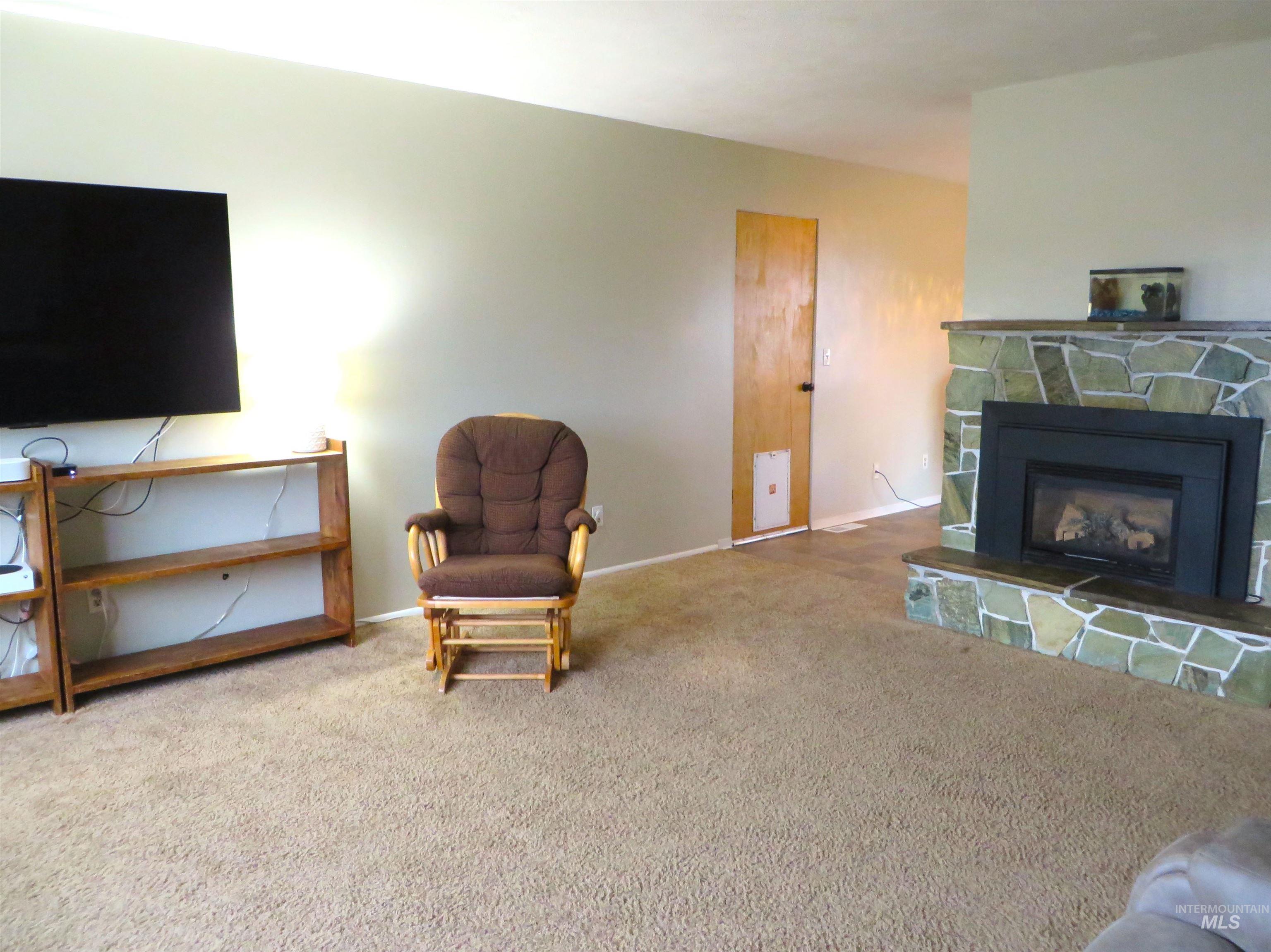 416 S Iowa, Fruitland, Idaho 83619, 3 Bedrooms, 1.5 Bathrooms, Residential For Sale, Price $310,000, 98978122