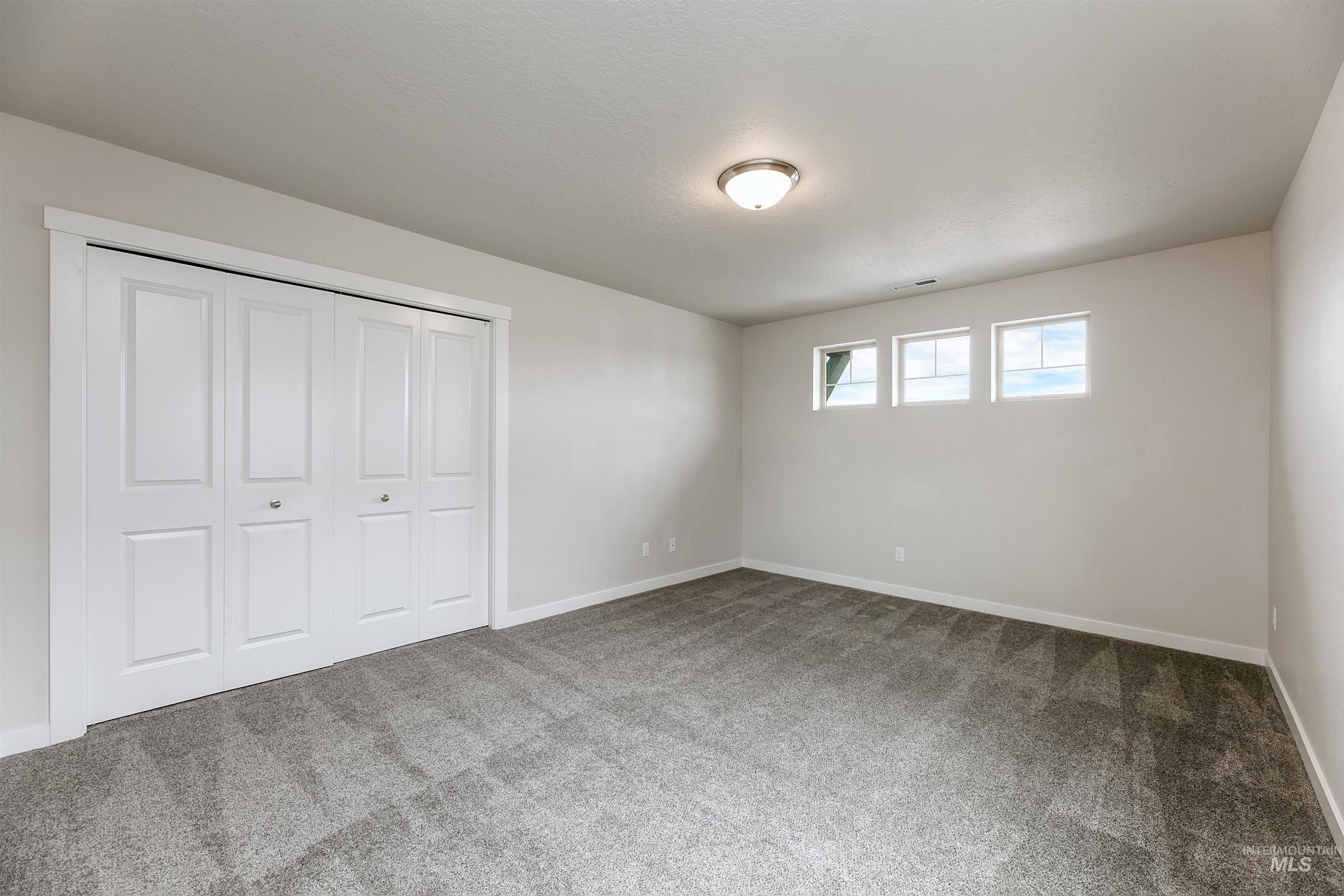 299 W Hyndman Drive, Meridian, Idaho 83642, 4 Bedrooms, 2.5 Bathrooms, Residential For Sale, Price $454,800,MLS 98978124