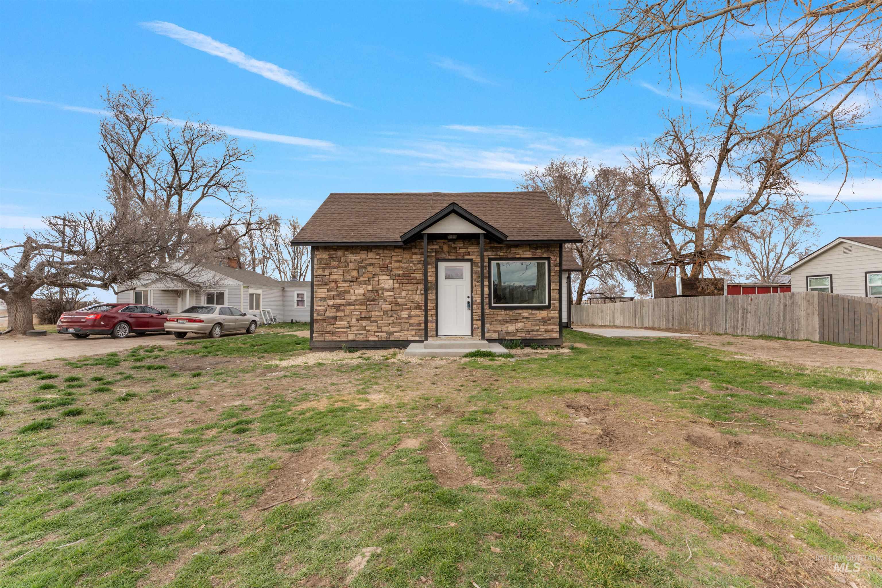 203 Boyd Street E, Murtaugh, Idaho 83344, 3 Bedrooms, 1 Bathroom, Residential For Sale, Price $255,000, 98978131