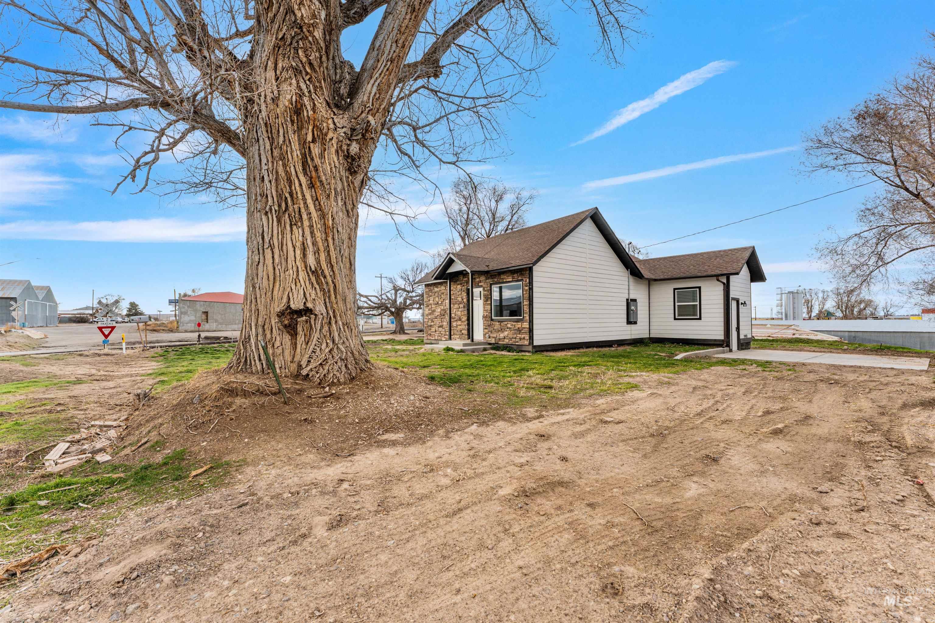 203 Boyd Street E, Murtaugh, Idaho 83344, 3 Bedrooms, 1 Bathroom, Residential For Sale, Price $255,000, 98978131