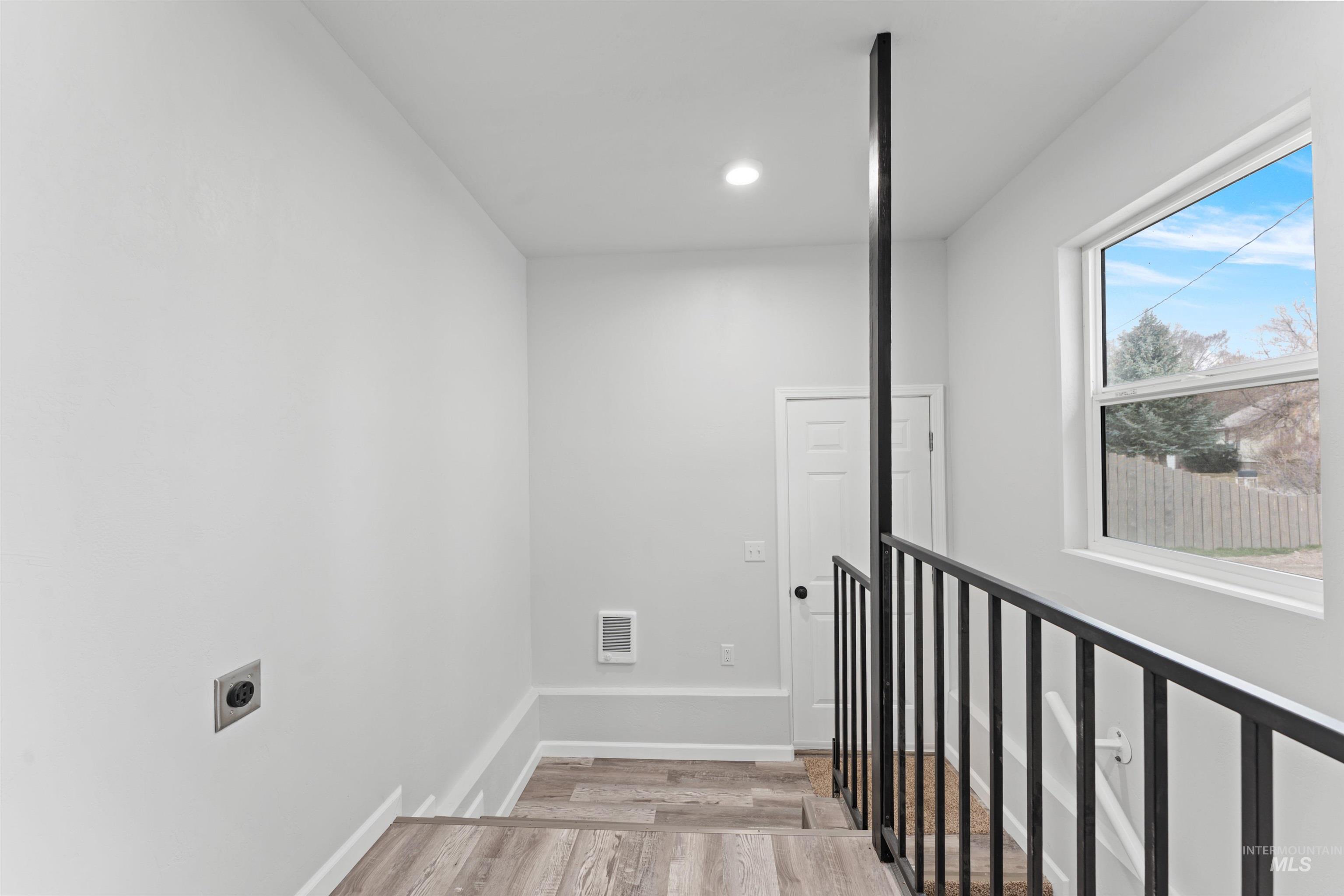 203 Boyd Street E, Murtaugh, Idaho 83344, 3 Bedrooms, 1 Bathroom, Residential For Sale, Price $255,000, 98978131