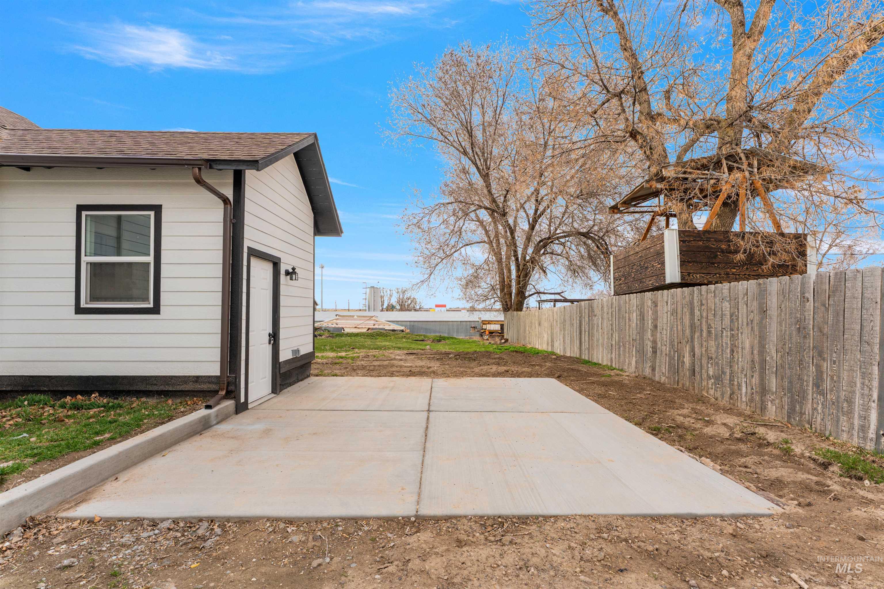 203 Boyd Street E, Murtaugh, Idaho 83344, 3 Bedrooms, 1 Bathroom, Residential For Sale, Price $255,000, 98978131