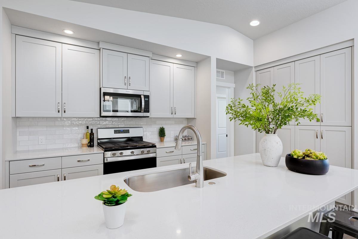 1773 E Hadler St., Meridian, Idaho 83642, 3 Bedrooms, 2 Bathrooms, Residential For Sale, Price $482,800,MLS 98978133