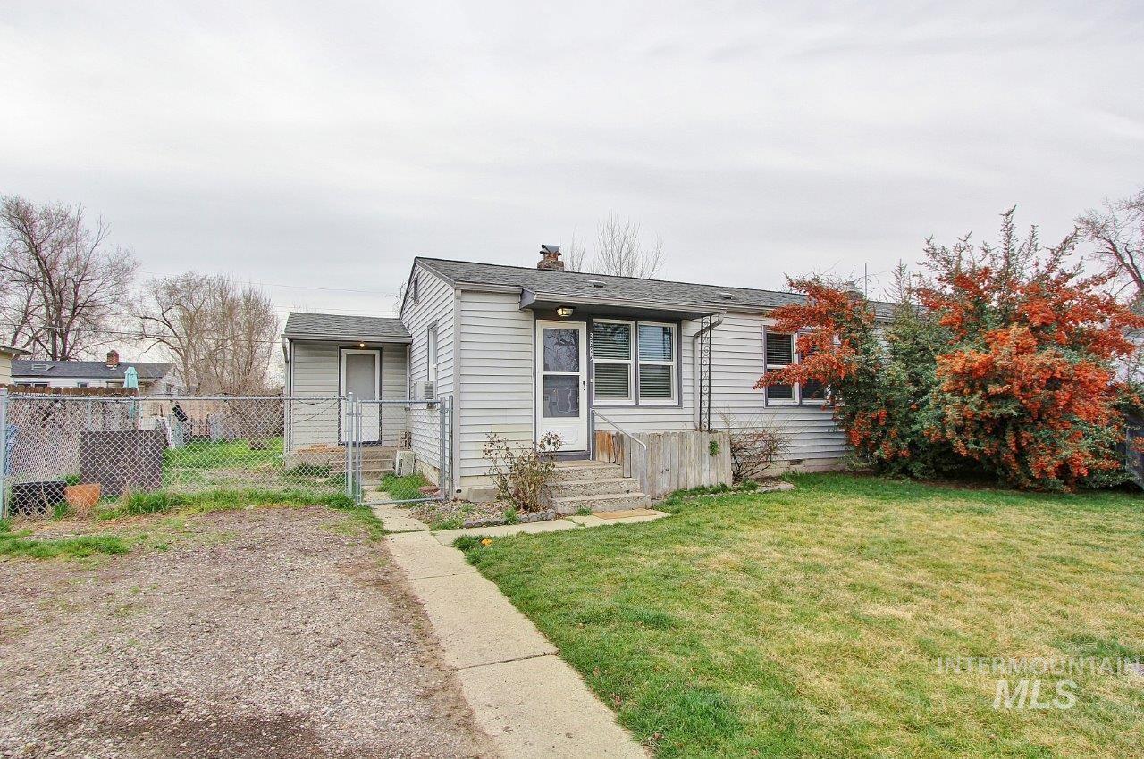 3885 W Pershing, Boise, Idaho 83705, 2 Bedrooms, 1 Bathroom, Rental For Rent, Price $1,385,MLS 98978135