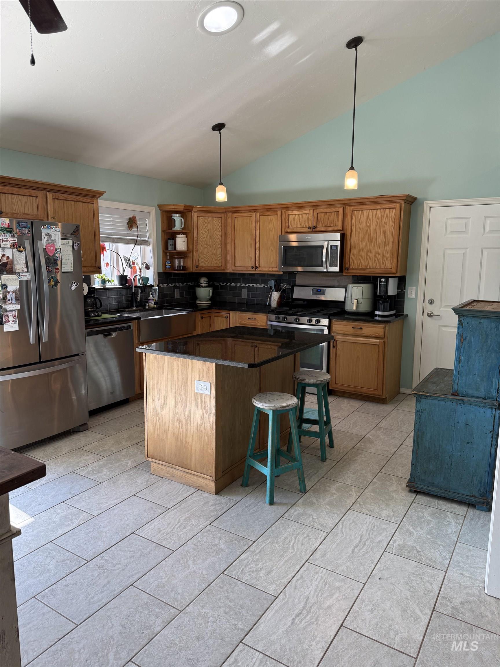 273 W Snake River Ave, Glenns Ferry, Idaho 83623, 3 Bedrooms, 2 Bathrooms, Residential For Sale, Price $379,000,MLS 98978136