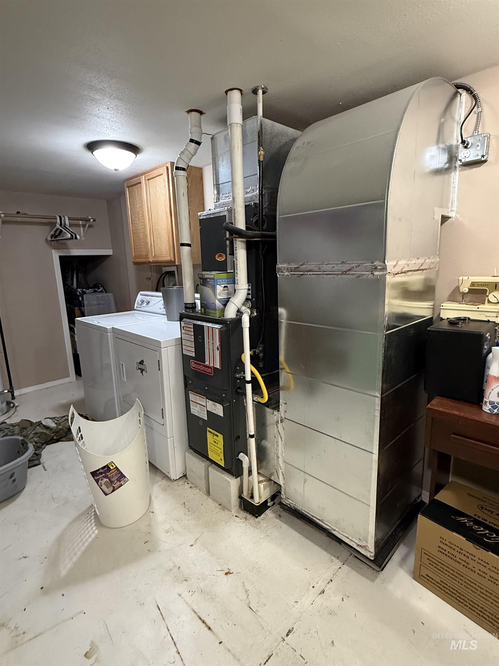 273 W Snake River Ave, Glenns Ferry, Idaho 83623, 3 Bedrooms, 2 Bathrooms, Residential For Sale, Price $379,000,MLS 98978136