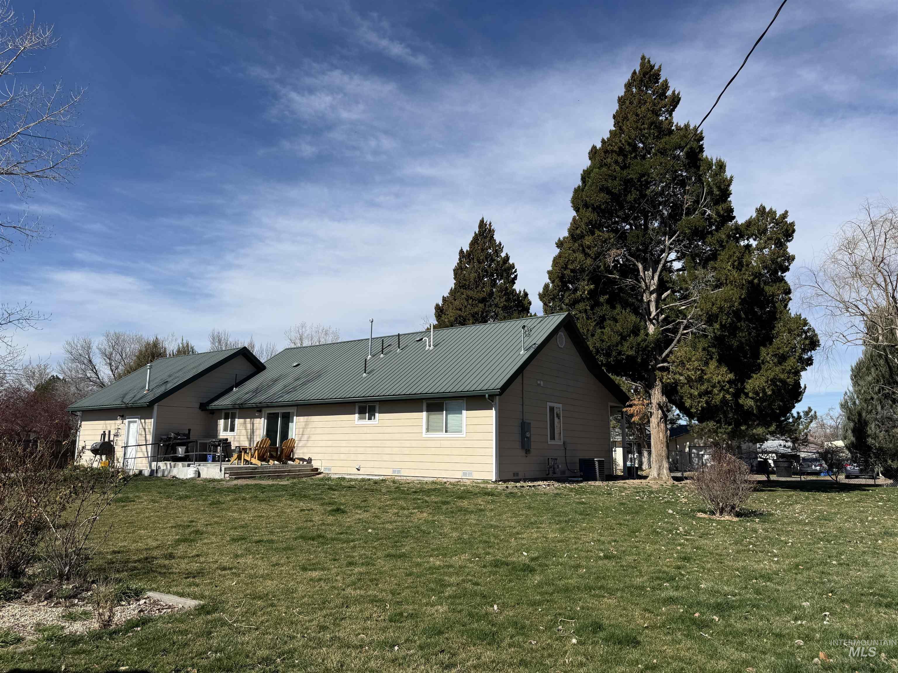 273 W Snake River Ave, Glenns Ferry, Idaho 83623, 3 Bedrooms, 2 Bathrooms, Residential For Sale, Price $379,000,MLS 98978136
