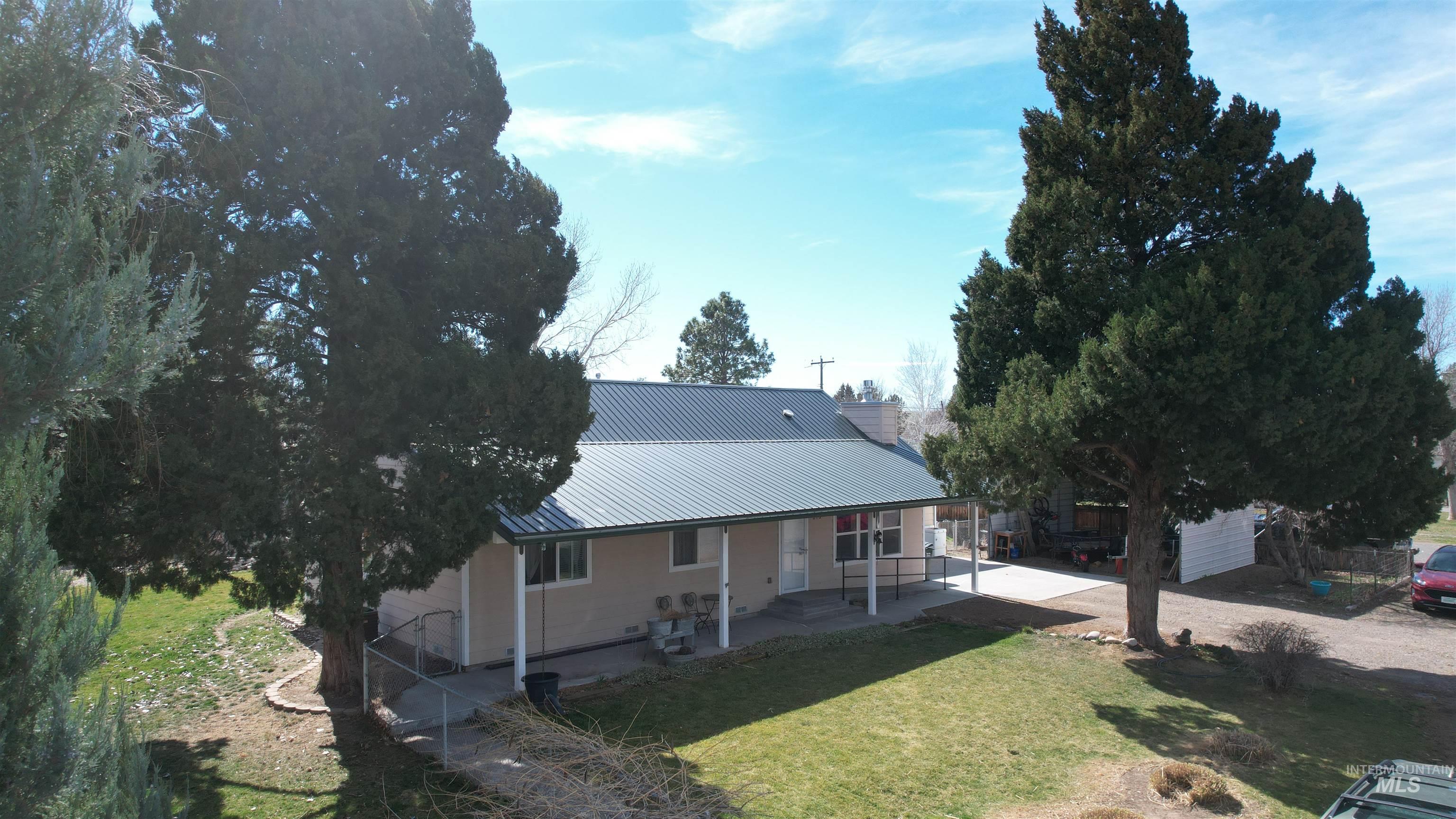 273 W Snake River Ave, Glenns Ferry, Idaho 83623, 3 Bedrooms, 2 Bathrooms, Residential For Sale, Price $379,000,MLS 98978136