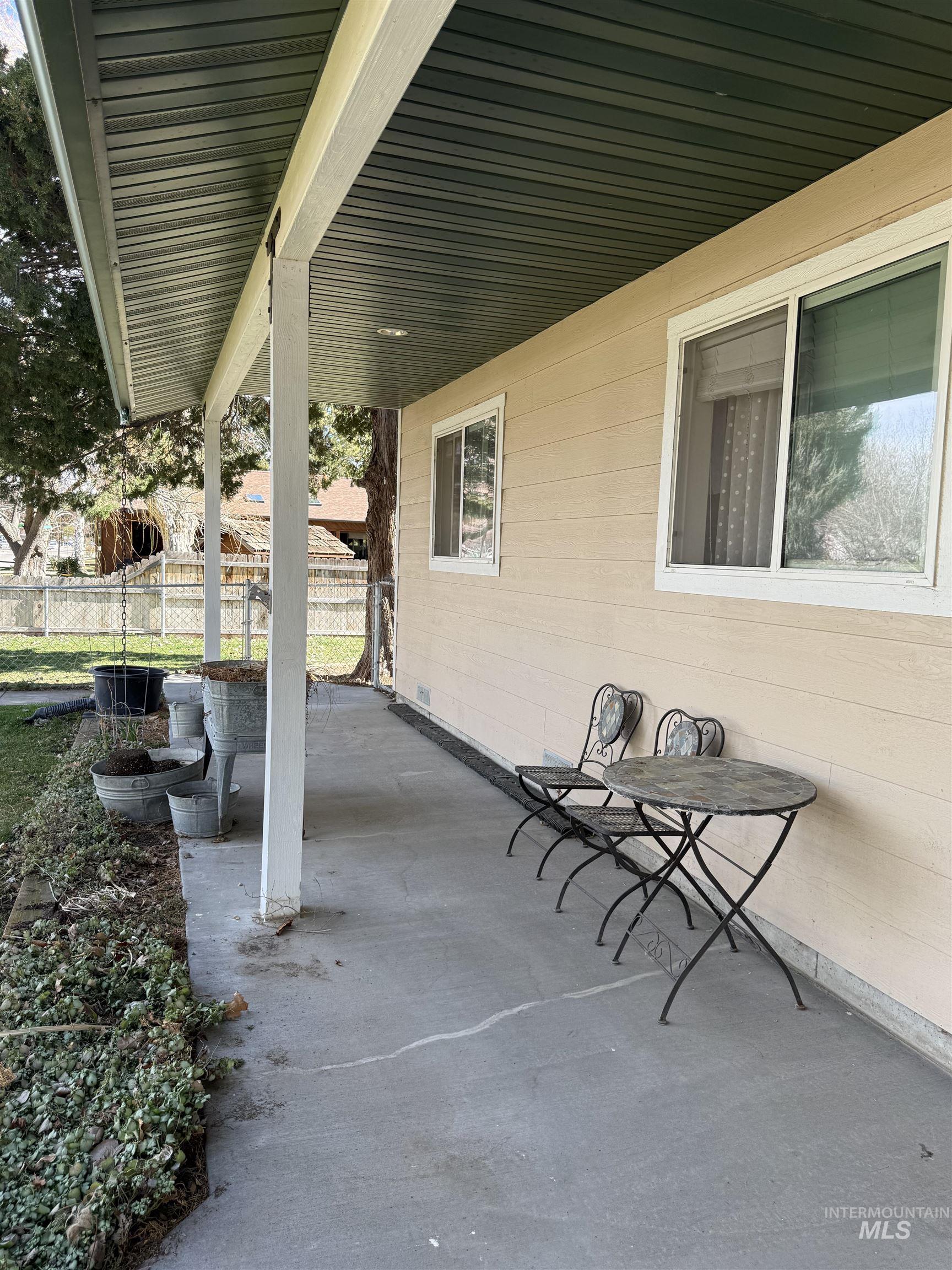 273 W Snake River Ave, Glenns Ferry, Idaho 83623, 3 Bedrooms, 2 Bathrooms, Residential For Sale, Price $379,000,MLS 98978136