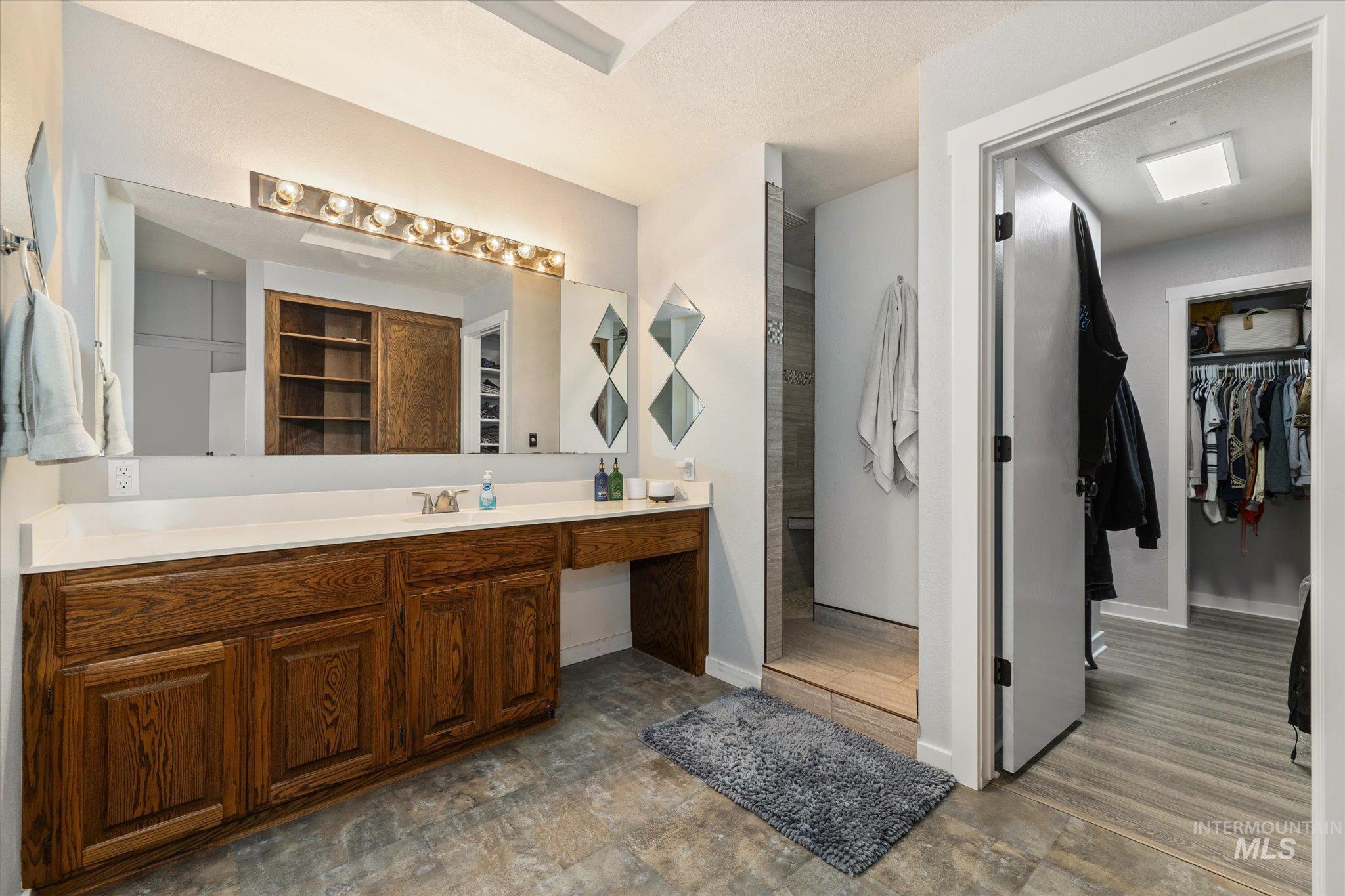 15032 Hollow Rd, Caldwell, Idaho 83607, 5 Bedrooms, 3 Bathrooms, Residential For Sale, Price $825,000, 98978138