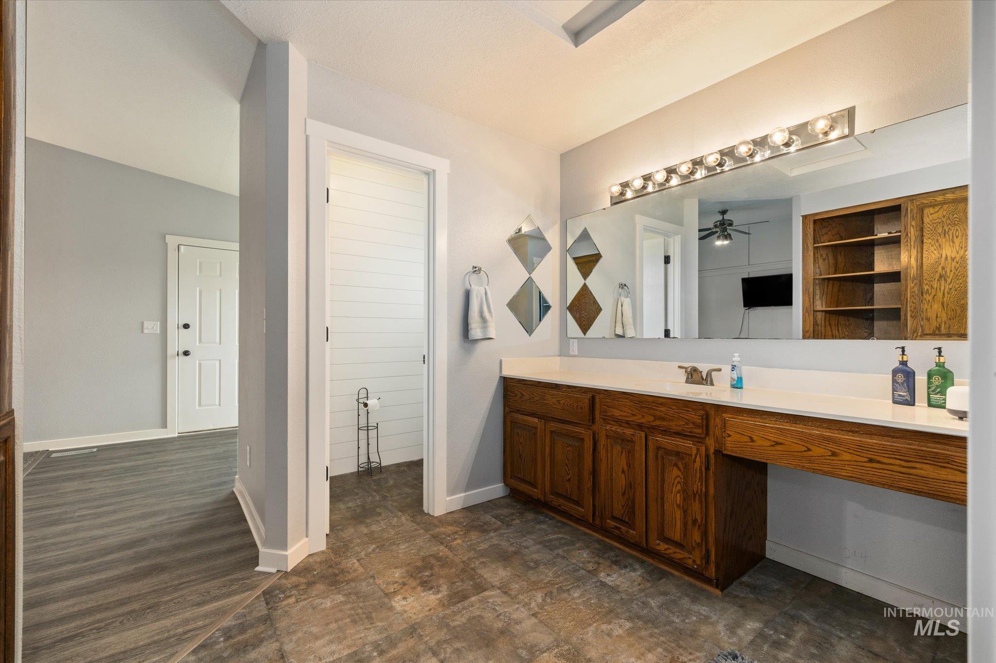 15032 Hollow Rd, Caldwell, Idaho 83607, 5 Bedrooms, 3 Bathrooms, Residential For Sale, Price $825,000, 98978138