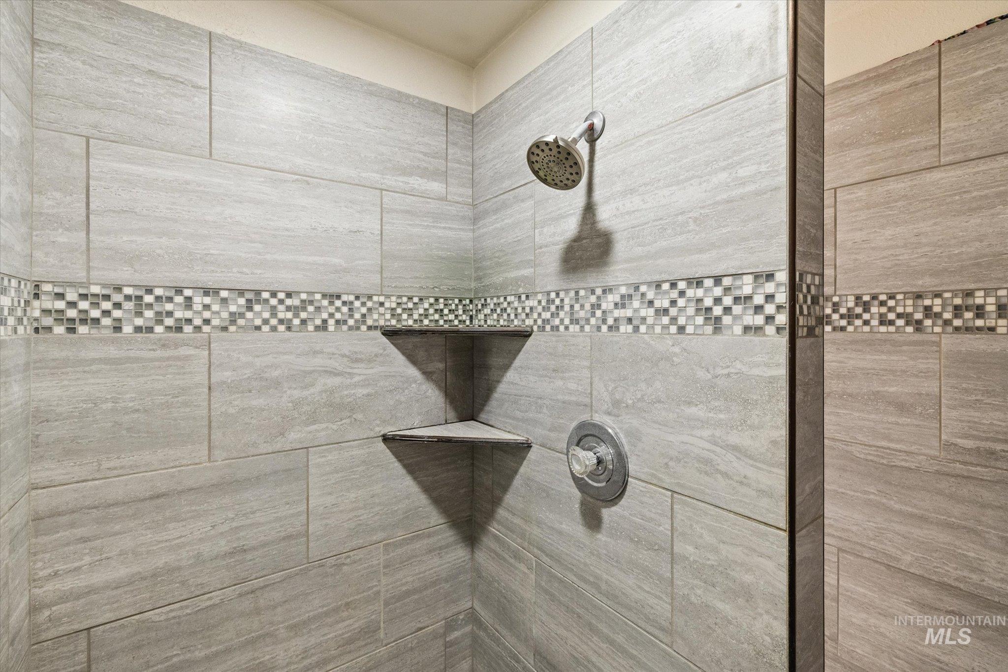 15032 Hollow Rd, Caldwell, Idaho 83607, 5 Bedrooms, 3 Bathrooms, Residential For Sale, Price $825,000, 98978138