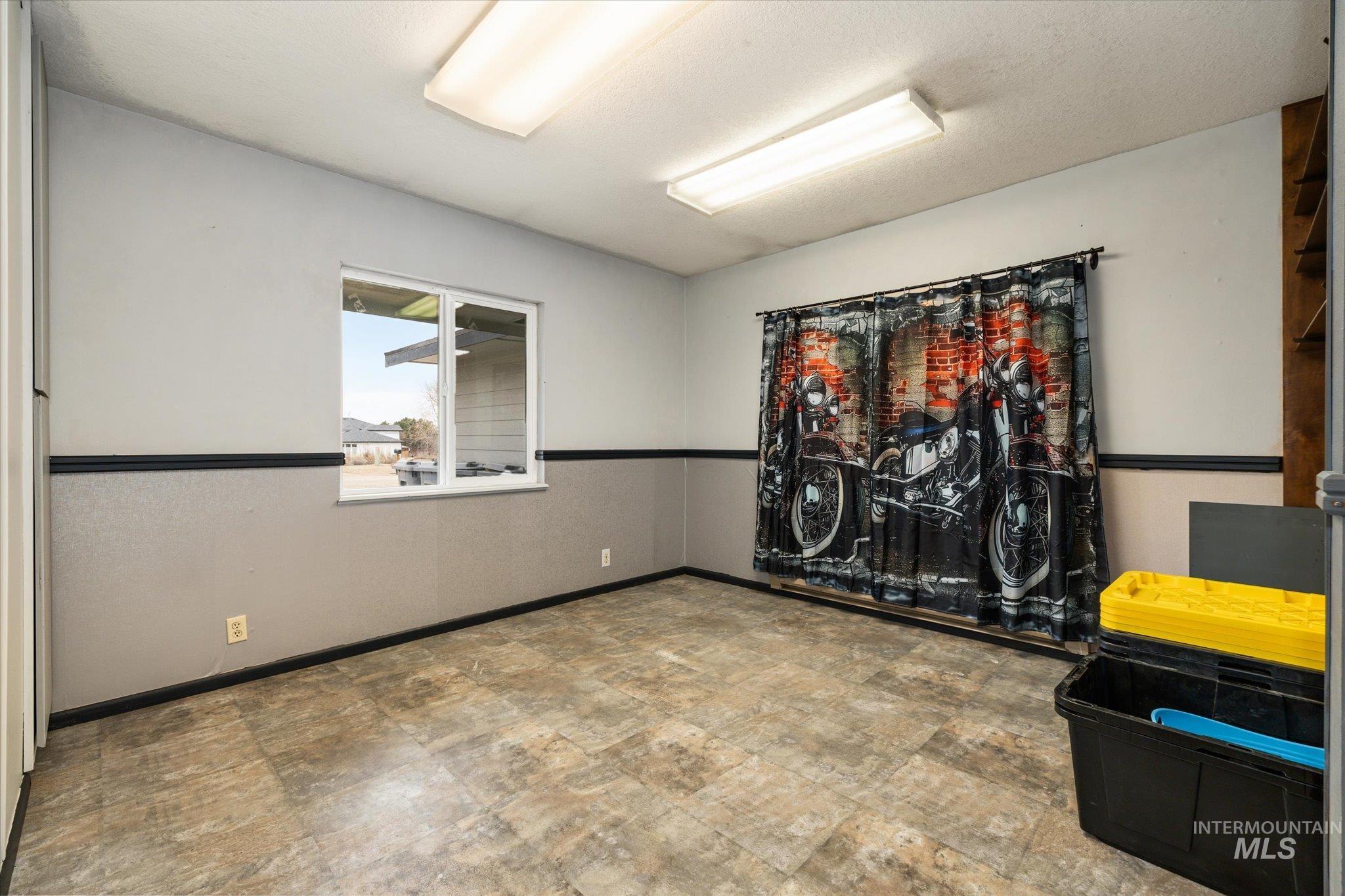 15032 Hollow Rd, Caldwell, Idaho 83607, 5 Bedrooms, 3 Bathrooms, Residential For Sale, Price $825,000, 98978138