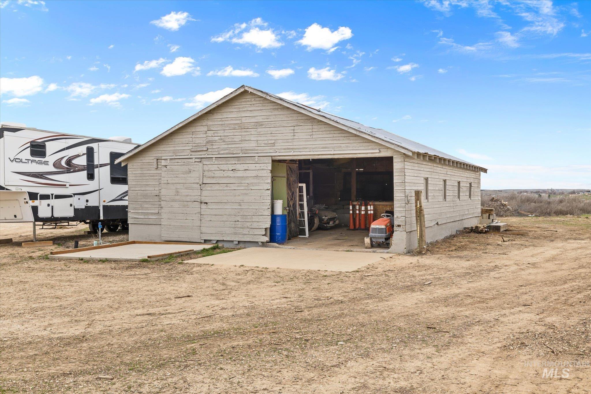 15032 Hollow Rd, Caldwell, Idaho 83607, 5 Bedrooms, 3 Bathrooms, Residential For Sale, Price $825,000, 98978138