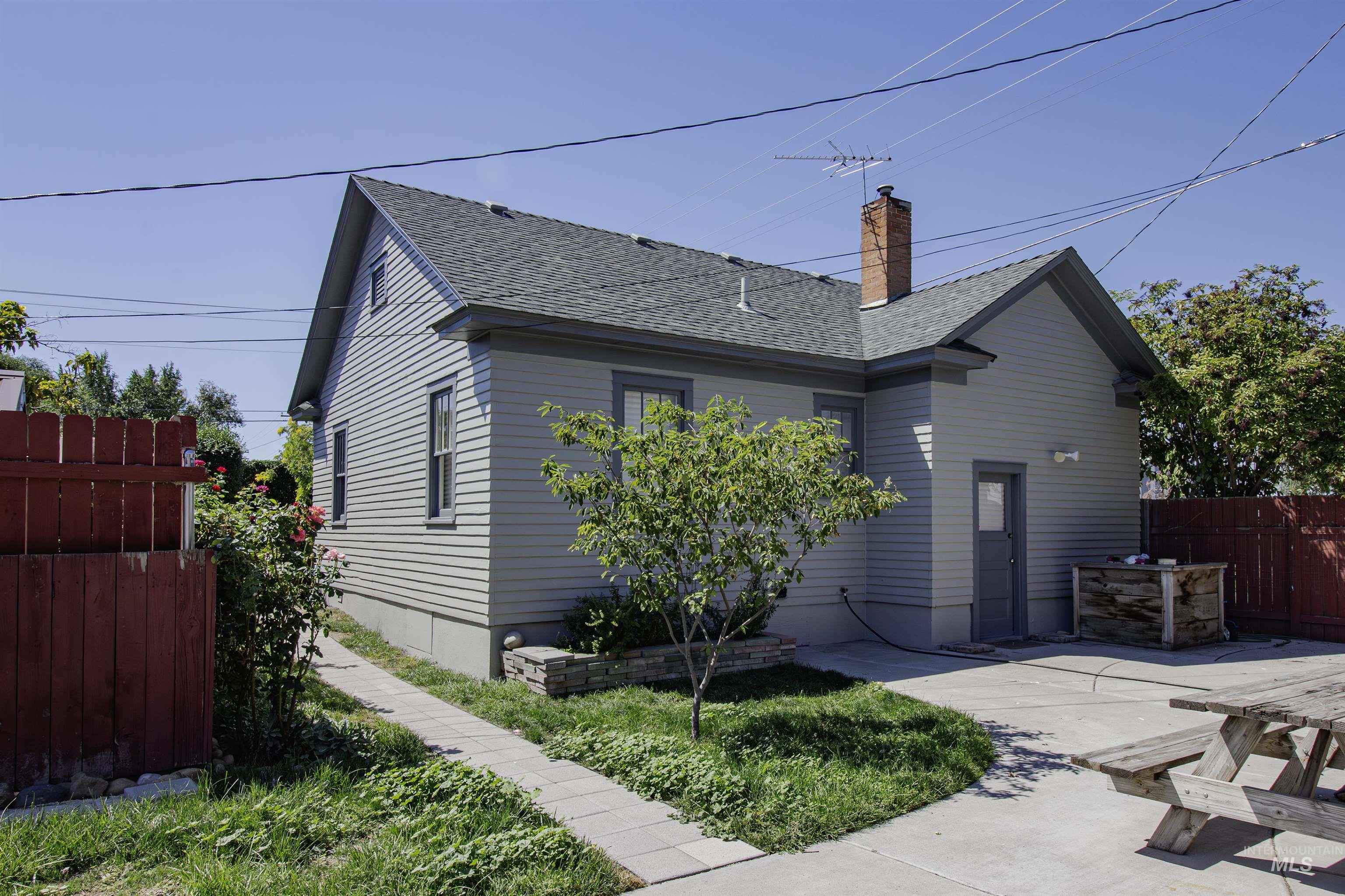 161 SE 5th Ave., Ontario, Oregon 97914, 2 Bedrooms, 1 Bathroom, Residential For Sale, Price $265,000, 98978143