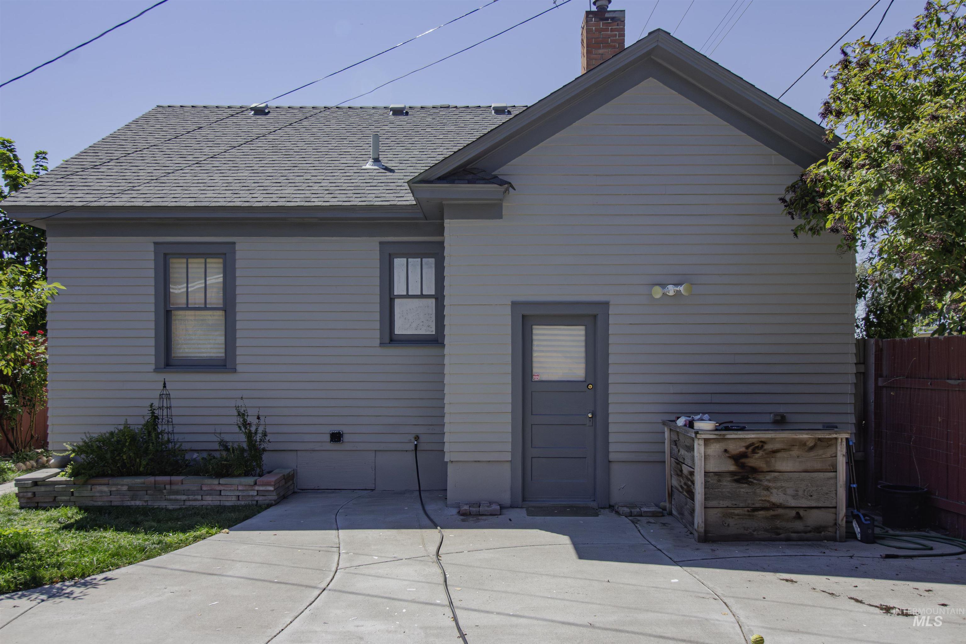 161 SE 5th Ave., Ontario, Oregon 97914, 2 Bedrooms, 1 Bathroom, Residential For Sale, Price $265,000, 98978143