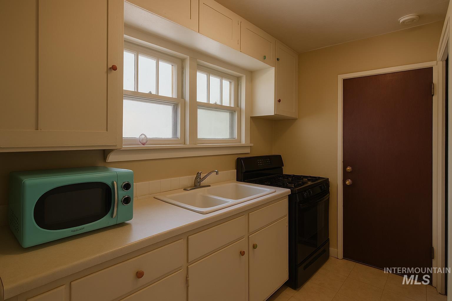 161 SE 5th Avenue, Ontario, Idaho 97914, Business/Commercial For Sale, Price $265,000,MLS 98978144