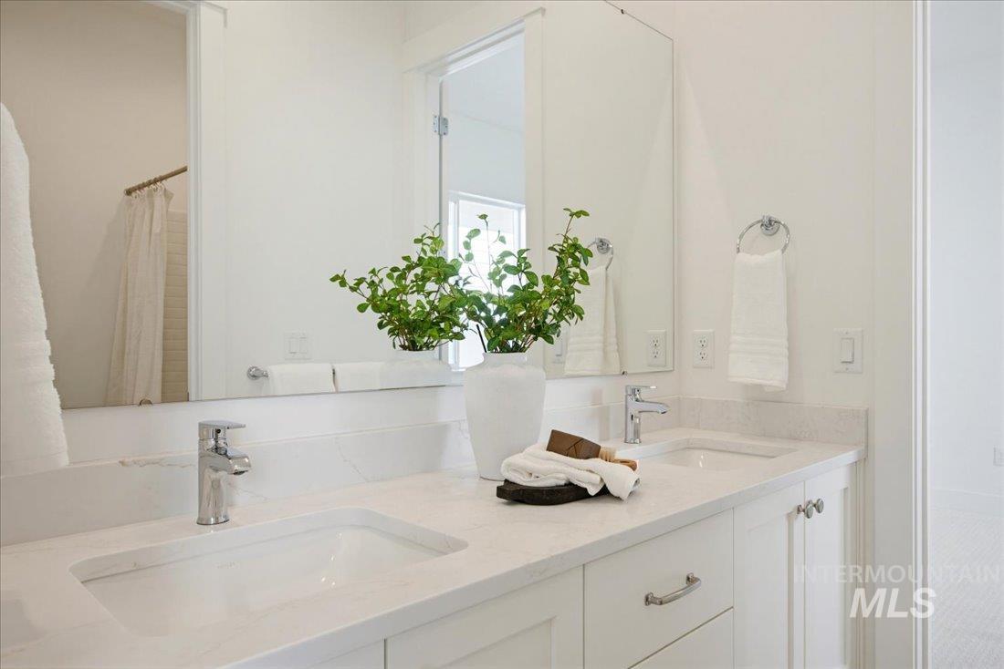 1204 W Switchgrass Dr., Meridian, Idaho 83642, 4 Bedrooms, 3 Bathrooms, Residential For Sale, Price $674,000,MLS 98978147