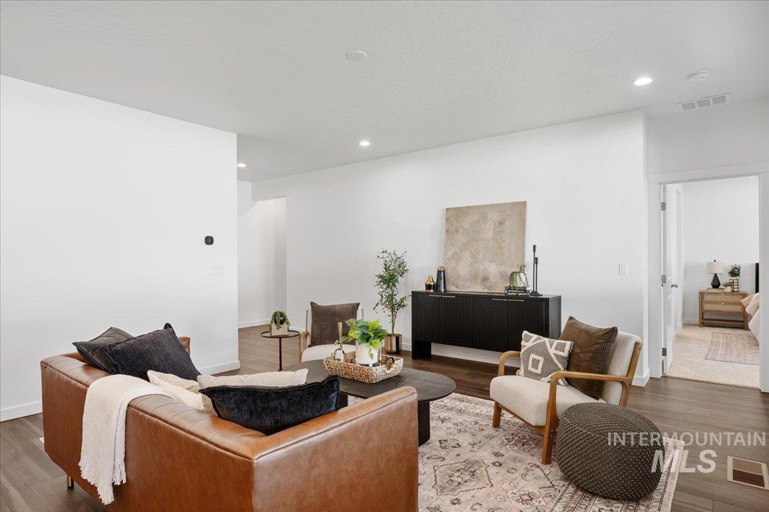 2573 N Morehouse Ave, Eagle, Idaho 83616, 3 Bedrooms, 2 Bathrooms, Residential For Sale, Price $599,000, 98978149