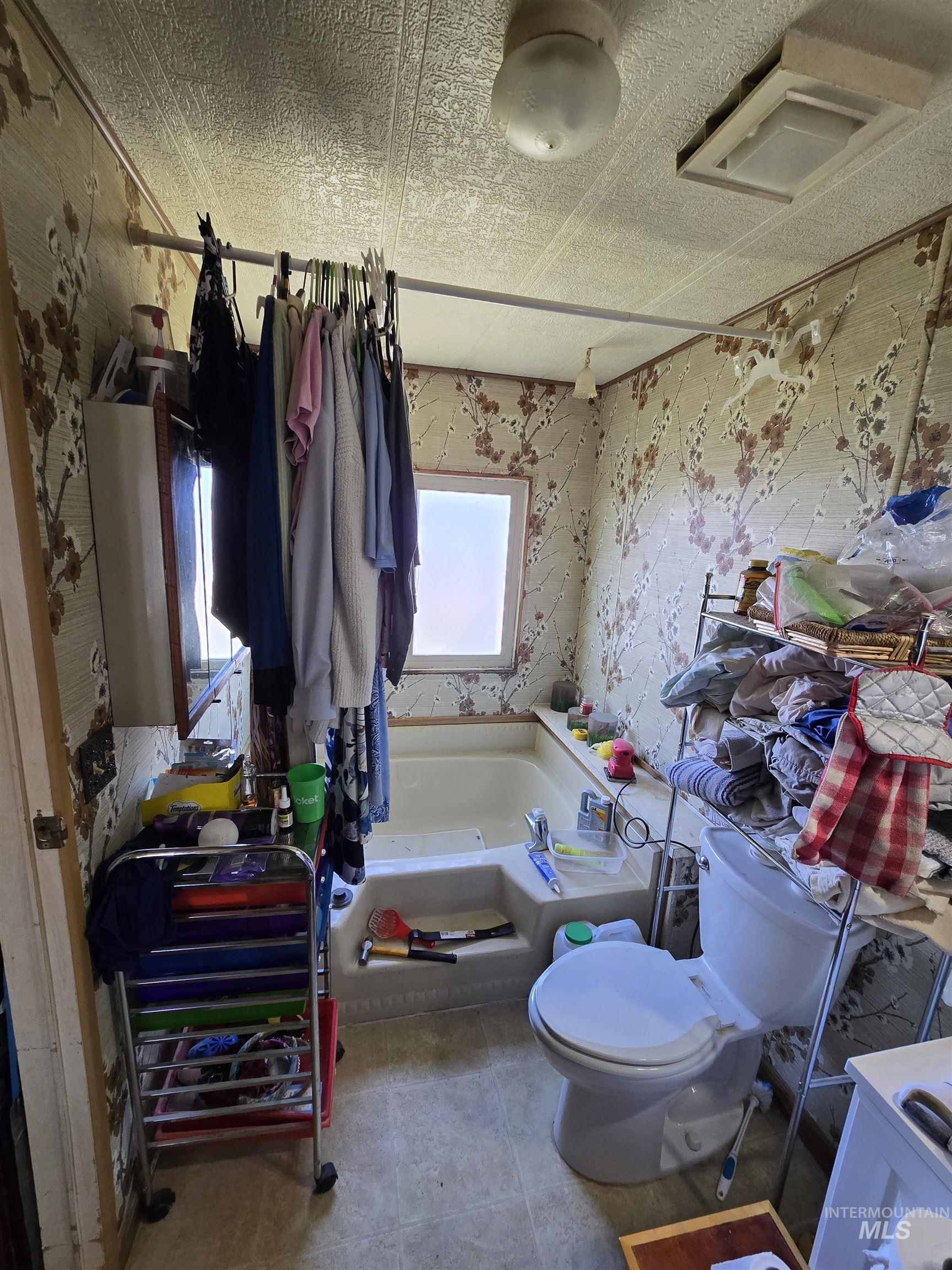 1605 Grandview Dr, Twin Falls, Idaho 83301, 2 Bedrooms, 2 Bathrooms, Residential For Sale, Price $50,000, 98978151