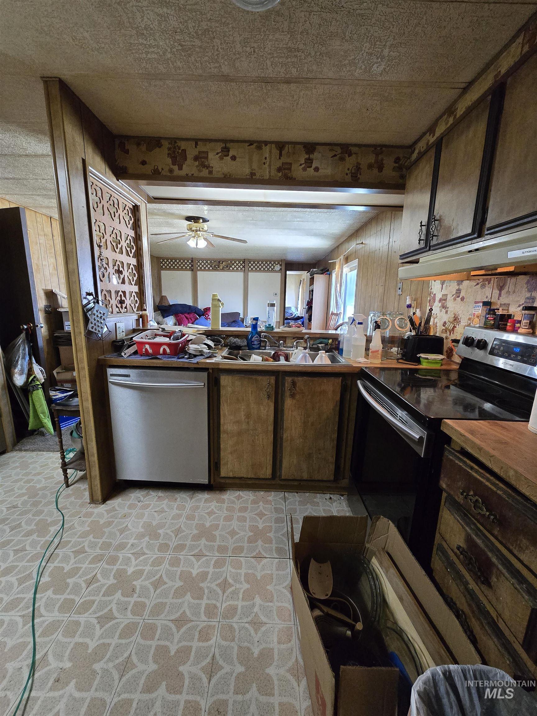 1605 Grandview Dr, Twin Falls, Idaho 83301, 2 Bedrooms, 2 Bathrooms, Residential For Sale, Price $50,000, 98978151