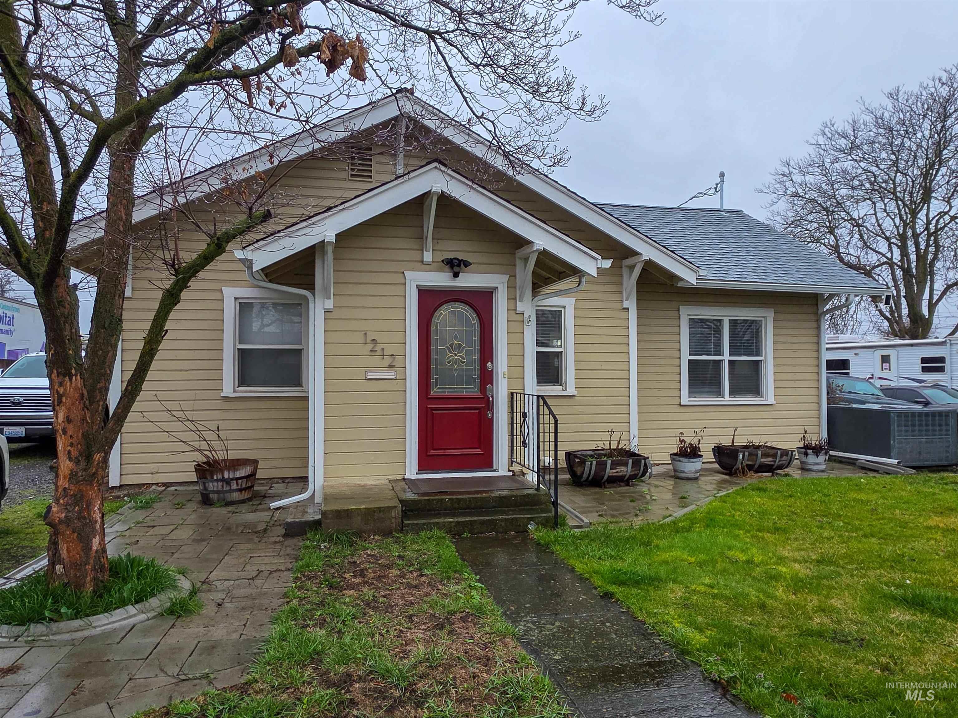 1212 7th Street, Clarkston, Washington 99403, 2 Bedrooms, 1 Bathroom, Residential For Sale, Price $319,999, 98978154