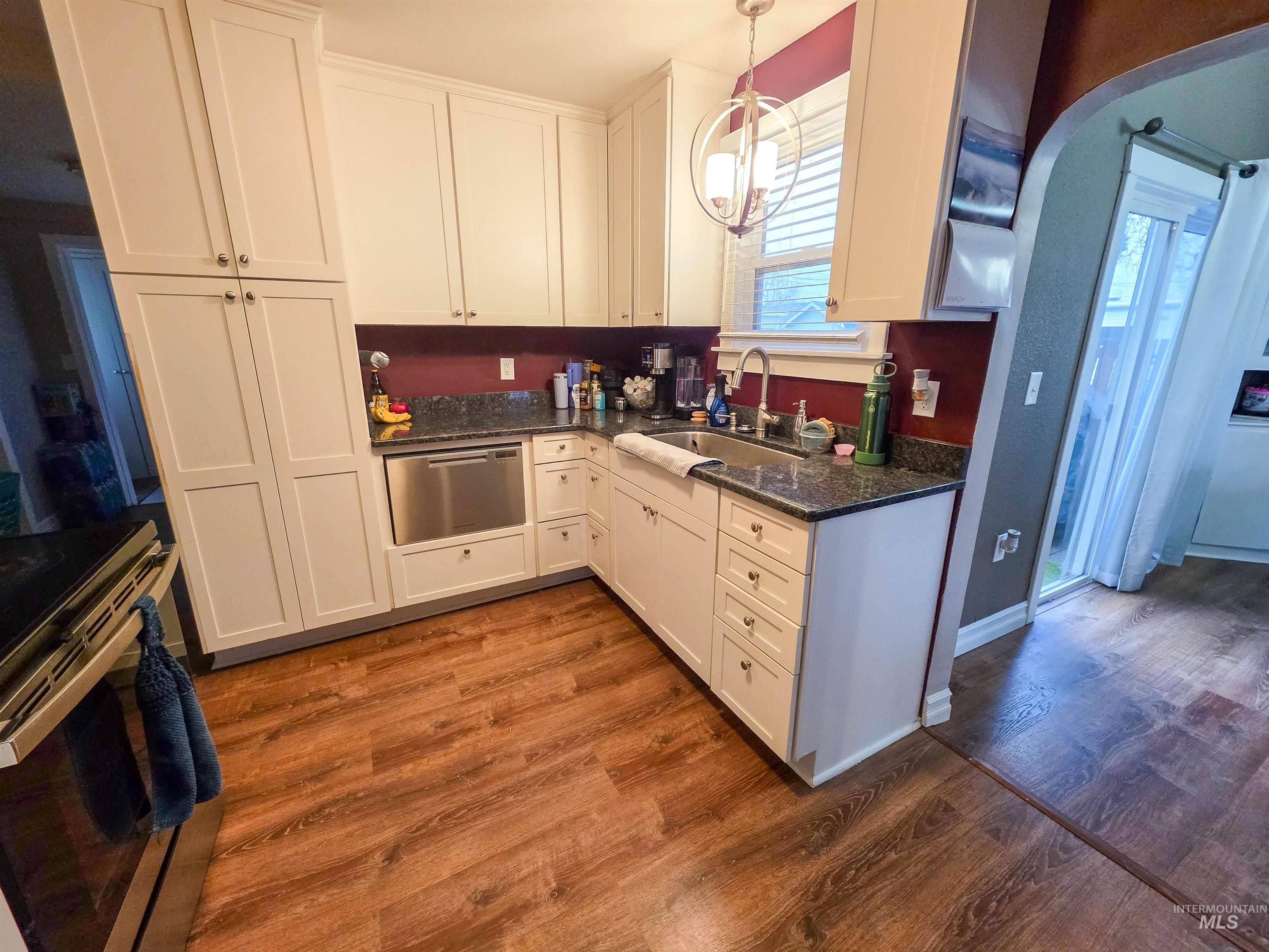 1212 7th Street, Clarkston, Washington 99403, 2 Bedrooms, 1 Bathroom, Residential For Sale, Price $319,999, 98978154