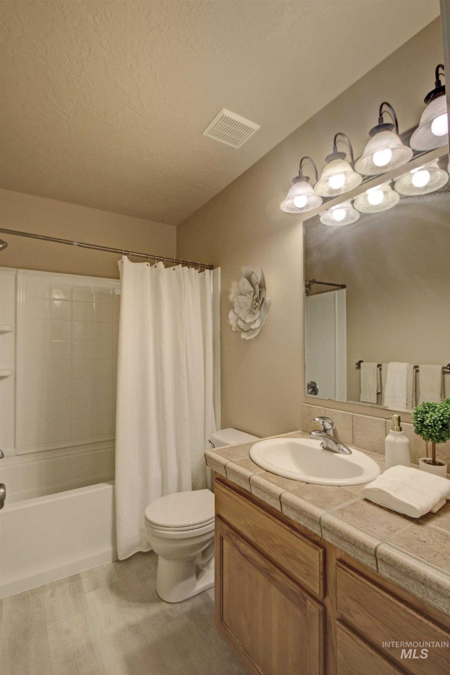 2276 E Summer Dawn Dr., Meridian, Idaho 83646, 4 Bedrooms, 2 Bathrooms, Residential For Sale, Price $489,800,MLS 98978155