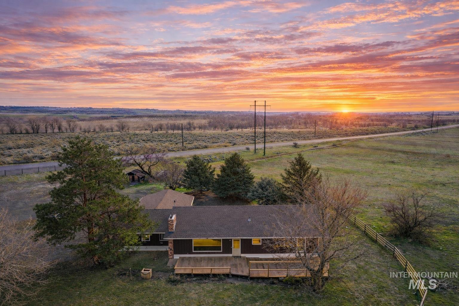 2755 S 900 E, Hagerman, Idaho 83332, 3 Bedrooms, 2 Bathrooms, Residential For Sale, Price $549,900,MLS 98978156