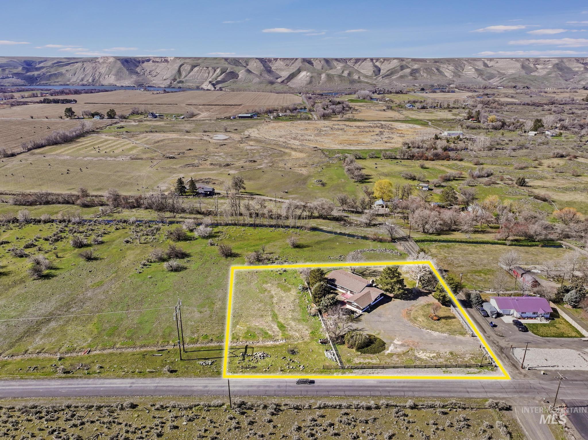 2755 S 900 E, Hagerman, Idaho 83332, 3 Bedrooms, 2 Bathrooms, Residential For Sale, Price $524,900, 98978156