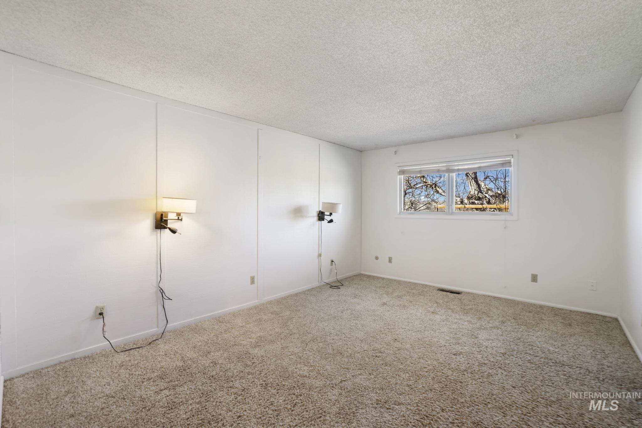 2755 S 900 E, Hagerman, Idaho 83332, 3 Bedrooms, 2 Bathrooms, Residential For Sale, Price $569,900,MLS 98978156