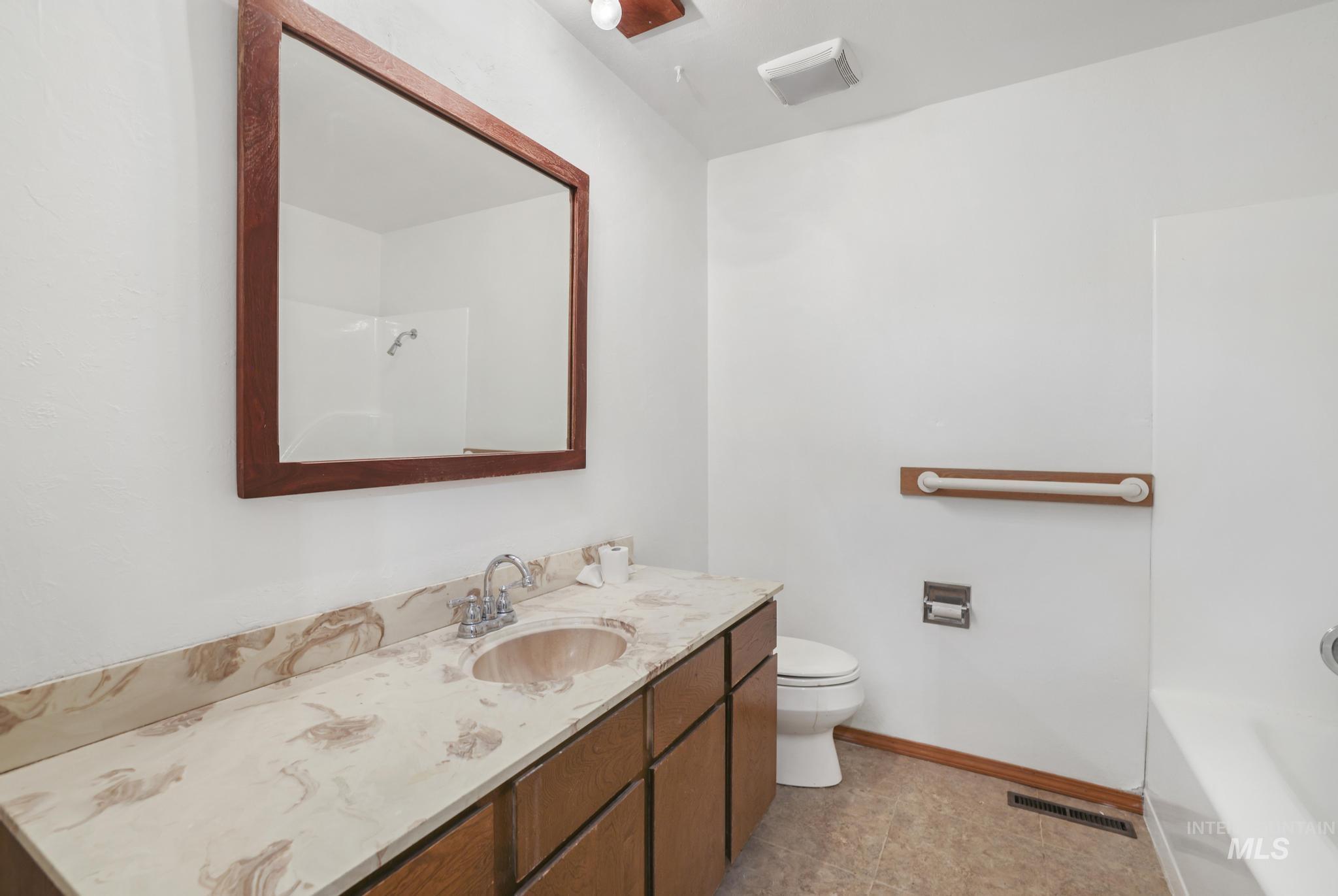 2755 S 900 E, Hagerman, Idaho 83332, 3 Bedrooms, 2 Bathrooms, Residential For Sale, Price $569,900,MLS 98978156