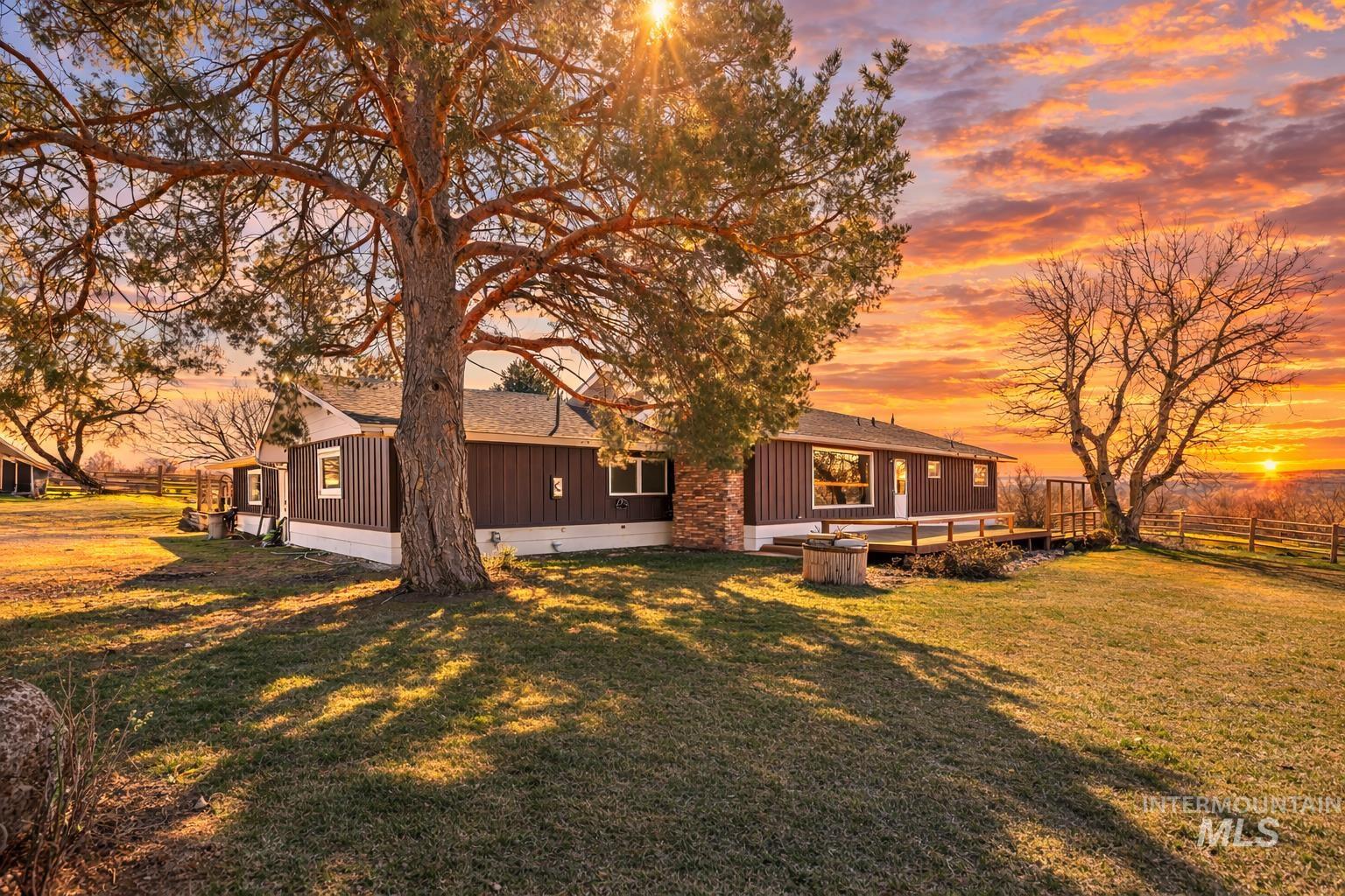 2755 S 900 E, Hagerman, Idaho 83332, 3 Bedrooms, 2 Bathrooms, Residential For Sale, Price $549,900,MLS 98978156